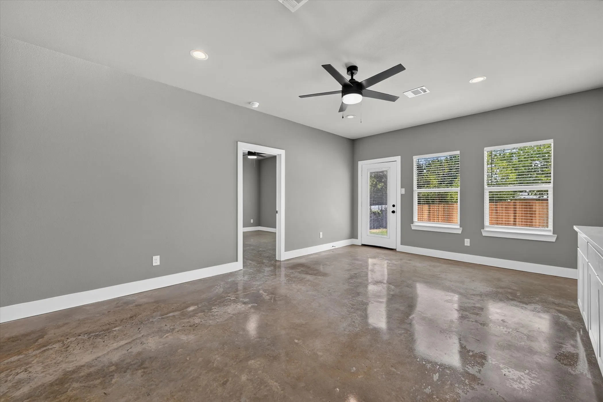 Single Family Residence For Rent in Tarrant County , 2817 Clinton Avenue, Fort Worth, Texas 76106, 3 Bedroom, 2 Bathroom, 2 Garage spaces, 1,260 Sqft, built in 2026, mls#21343461, Real Estate Agent in Fort Worth, Homes For Rent in Tarrant county, Homes For Rent in Fort Worth, Realtor in Fort Worth Texas, Real Estate Brokerage Independent Realty Texas, Luminita Cordes Realtor