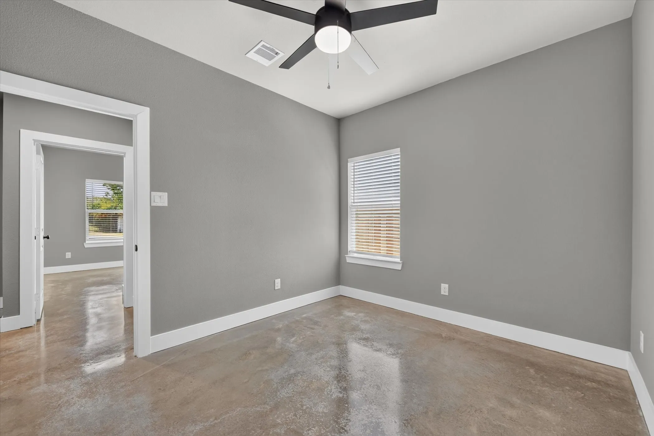 Single Family Residence For Rent in Tarrant County , 2817 Clinton Avenue, Fort Worth, Texas 76106, 3 Bedroom, 2 Bathroom, 2 Garage spaces, 1,260 Sqft, built in 2026, mls#21343461, Real Estate Agent in Fort Worth, Homes For Rent in Tarrant county, Homes For Rent in Fort Worth, Realtor in Fort Worth Texas, Real Estate Brokerage Independent Realty Texas, Luminita Cordes Realtor