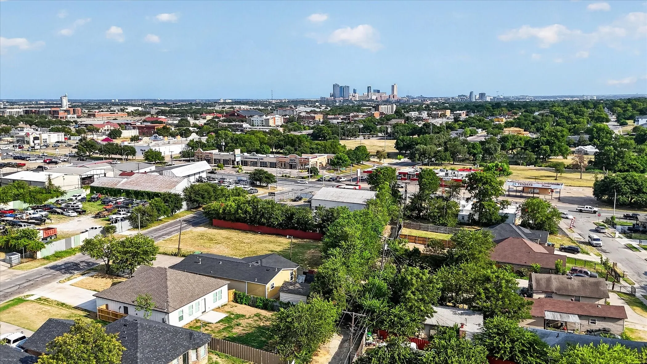 House is a 5 minute walk from Fort Worth Stockyards.