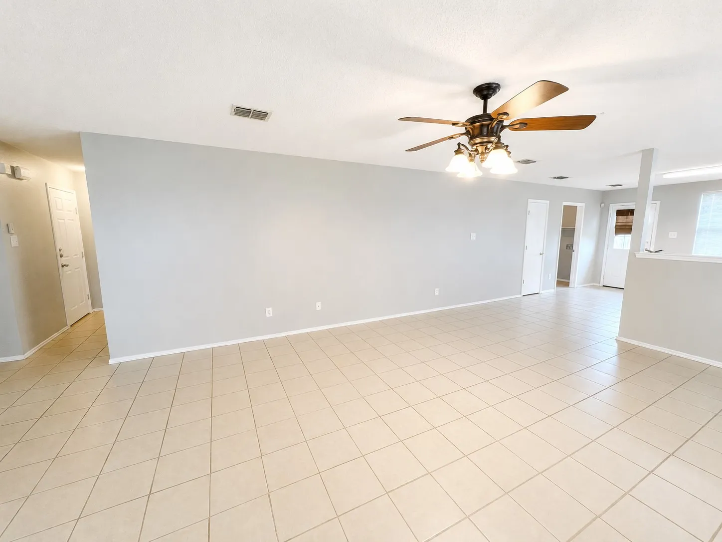 Single Family Residence For Sale in Denton County , 3402 Friesian Court, Denton, Texas 76210, 3 Bedroom, 2 Bathroom, 2 Garage spaces, 1,647 Sqft, built in 2004, mls#21355309, Real Estate Agent in Denton, Homes For Sale in Denton county, Homes For Sale in Denton, Realtor in Denton Texas, Real Estate Brokerage Independent Realty Texas, Luminita Cordes Realtor