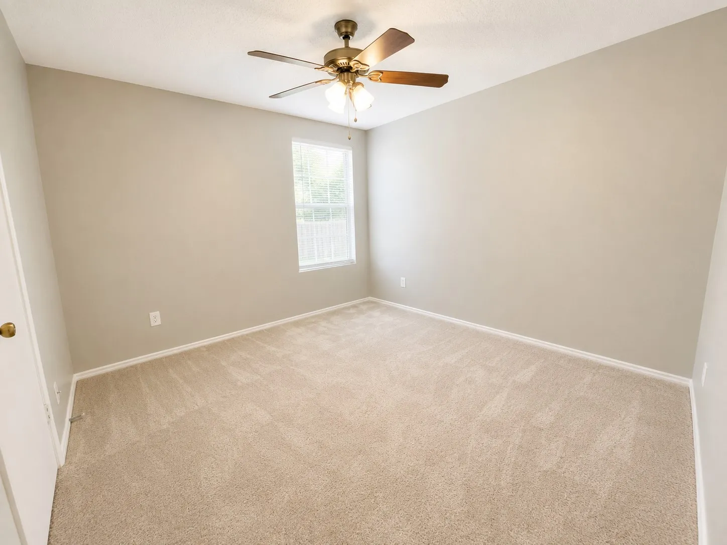 Single Family Residence For Sale in Denton County , 3402 Friesian Court, Denton, Texas 76210, 3 Bedroom, 2 Bathroom, 2 Garage spaces, 1,647 Sqft, built in 2004, mls#21355309, Real Estate Agent in Denton, Homes For Sale in Denton county, Homes For Sale in Denton, Realtor in Denton Texas, Real Estate Brokerage Independent Realty Texas, Luminita Cordes Realtor