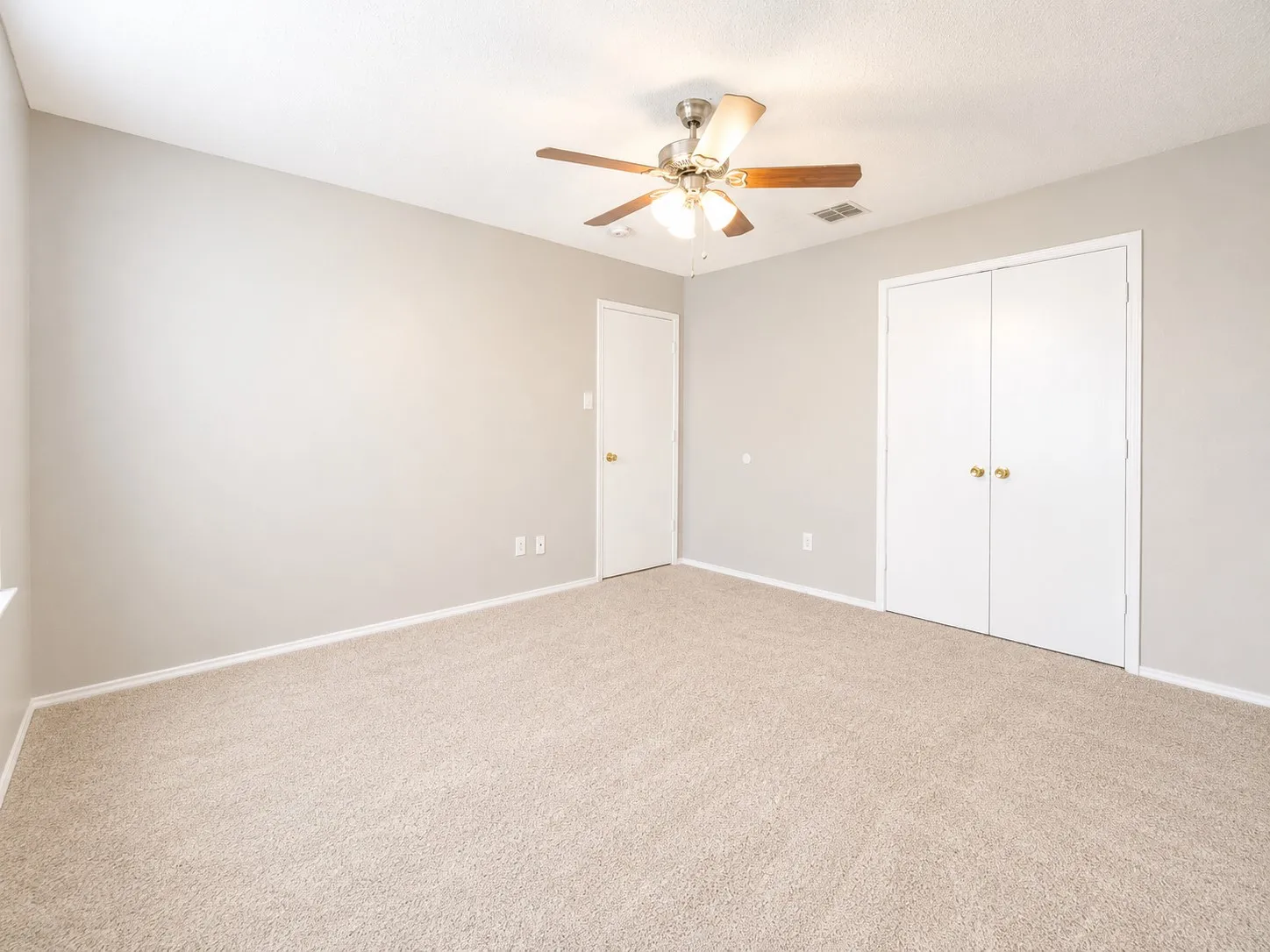 Single Family Residence For Sale in Denton County , 3402 Friesian Court, Denton, Texas 76210, 3 Bedroom, 2 Bathroom, 2 Garage spaces, 1,647 Sqft, built in 2004, mls#21355309, Real Estate Agent in Denton, Homes For Sale in Denton county, Homes For Sale in Denton, Realtor in Denton Texas, Real Estate Brokerage Independent Realty Texas, Luminita Cordes Realtor