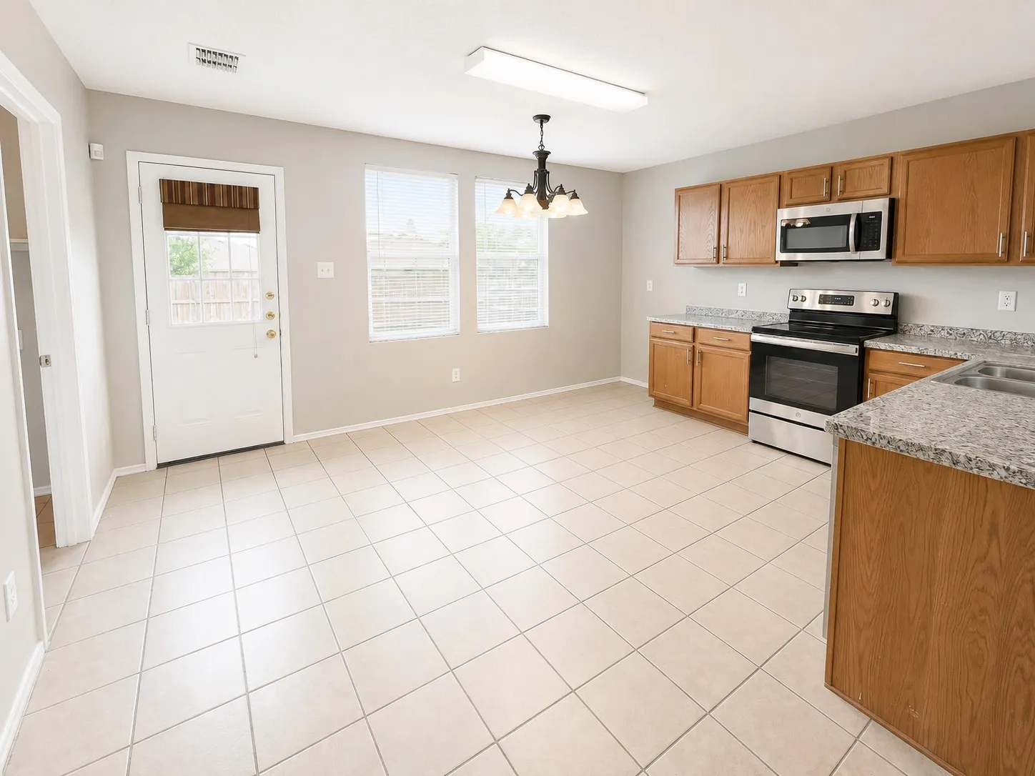 Single Family Residence For Sale in Denton County , 3402 Friesian Court, Denton, Texas 76210, 3 Bedroom, 2 Bathroom, 2 Garage spaces, 1,647 Sqft, built in 2004, mls#21355309, Real Estate Agent in Denton, Homes For Sale in Denton county, Homes For Sale in Denton, Realtor in Denton Texas, Real Estate Brokerage Independent Realty Texas, Luminita Cordes Realtor