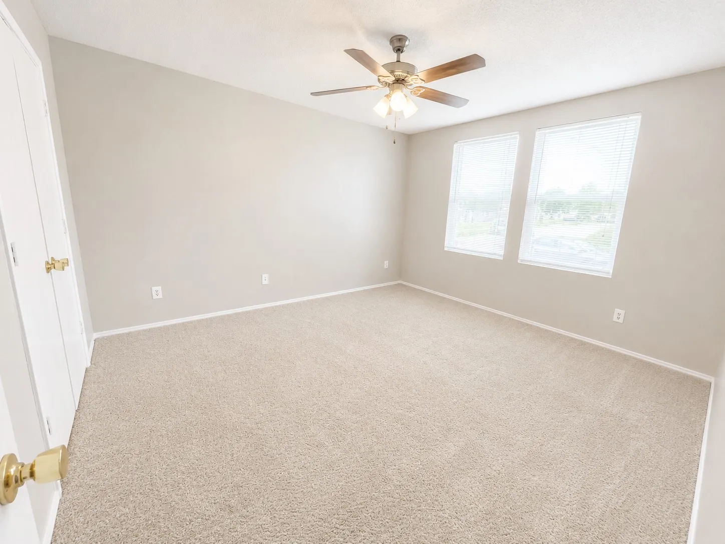 Single Family Residence For Sale in Denton County , 3402 Friesian Court, Denton, Texas 76210, 3 Bedroom, 2 Bathroom, 2 Garage spaces, 1,647 Sqft, built in 2004, mls#21355309, Real Estate Agent in Denton, Homes For Sale in Denton county, Homes For Sale in Denton, Realtor in Denton Texas, Real Estate Brokerage Independent Realty Texas, Luminita Cordes Realtor