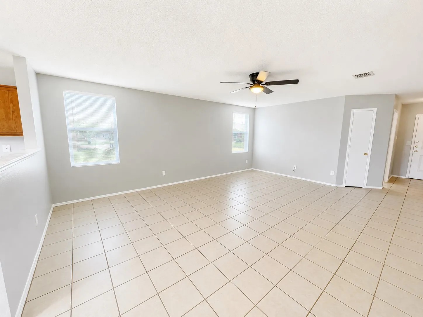 Single Family Residence For Sale in Denton County , 3402 Friesian Court, Denton, Texas 76210, 3 Bedroom, 2 Bathroom, 2 Garage spaces, 1,647 Sqft, built in 2004, mls#21355309, Real Estate Agent in Denton, Homes For Sale in Denton county, Homes For Sale in Denton, Realtor in Denton Texas, Real Estate Brokerage Independent Realty Texas, Luminita Cordes Realtor