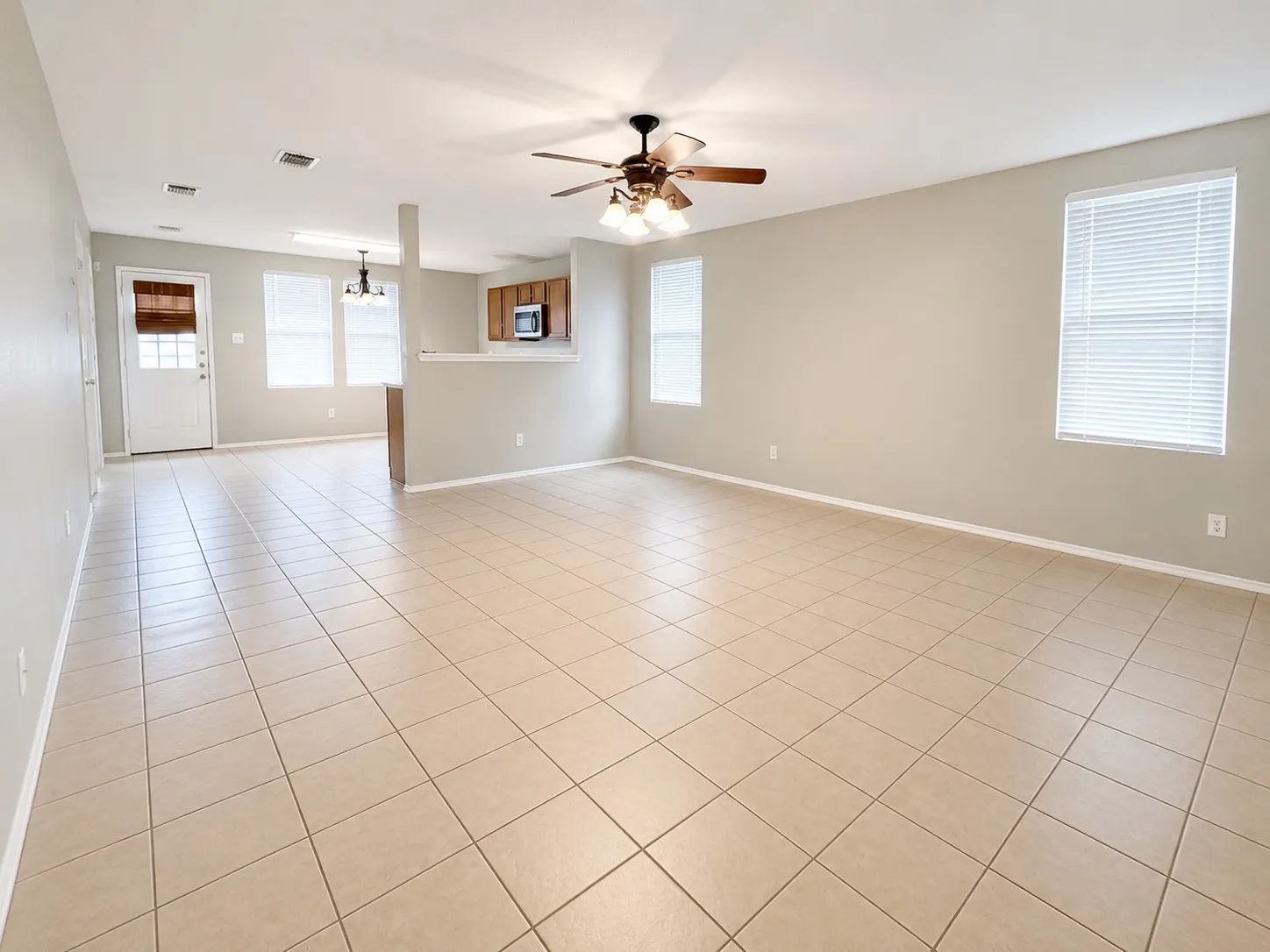 Single Family Residence For Sale in Denton County , 3402 Friesian Court, Denton, Texas 76210, 3 Bedroom, 2 Bathroom, 2 Garage spaces, 1,647 Sqft, built in 2004, mls#21355309, Real Estate Agent in Denton, Homes For Sale in Denton county, Homes For Sale in Denton, Realtor in Denton Texas, Real Estate Brokerage Independent Realty Texas, Luminita Cordes Realtor