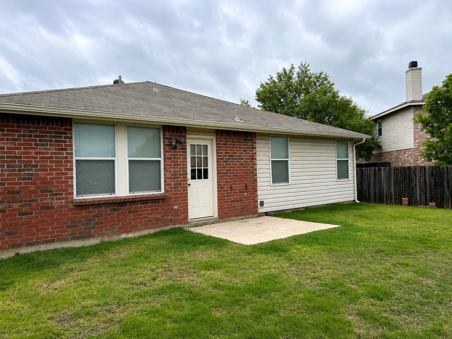 Single Family Residence For Sale in Denton County , 3402 Friesian Court, Denton, Texas 76210, 3 Bedroom, 2 Bathroom, 2 Garage spaces, 1,647 Sqft, built in 2004, mls#21355309, Real Estate Agent in Denton, Homes For Sale in Denton county, Homes For Sale in Denton, Realtor in Denton Texas, Real Estate Brokerage Independent Realty Texas, Luminita Cordes Realtor