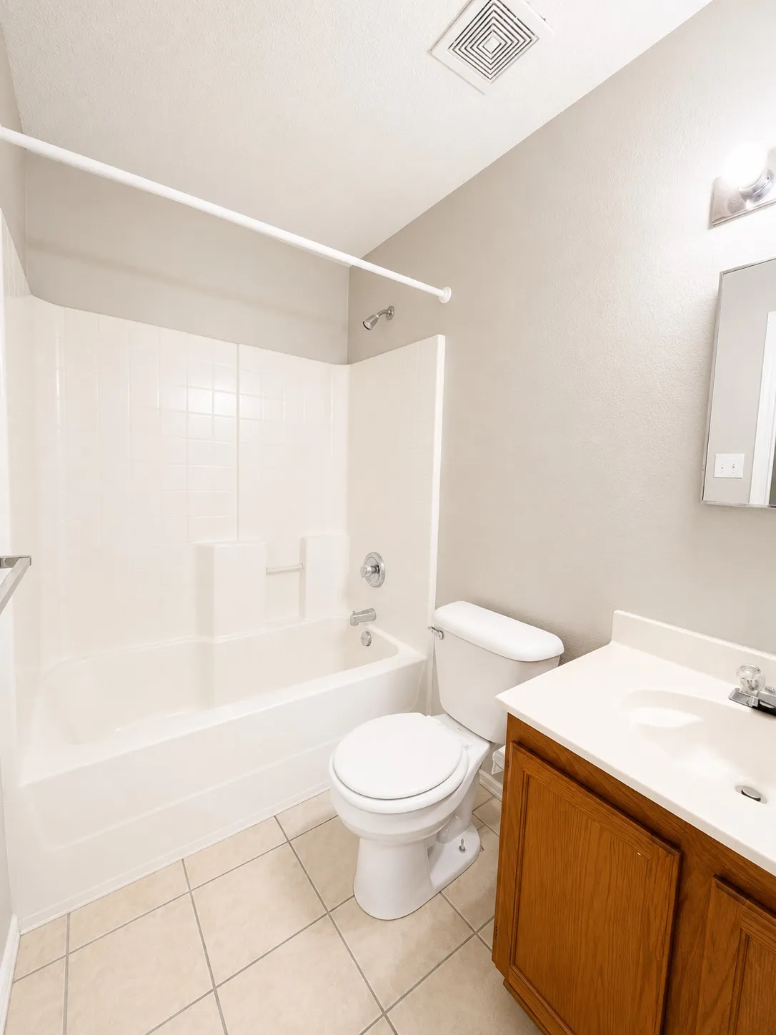 Single Family Residence For Sale in Denton County , 3402 Friesian Court, Denton, Texas 76210, 3 Bedroom, 2 Bathroom, 2 Garage spaces, 1,647 Sqft, built in 2004, mls#21355309, Real Estate Agent in Denton, Homes For Sale in Denton county, Homes For Sale in Denton, Realtor in Denton Texas, Real Estate Brokerage Independent Realty Texas, Luminita Cordes Realtor