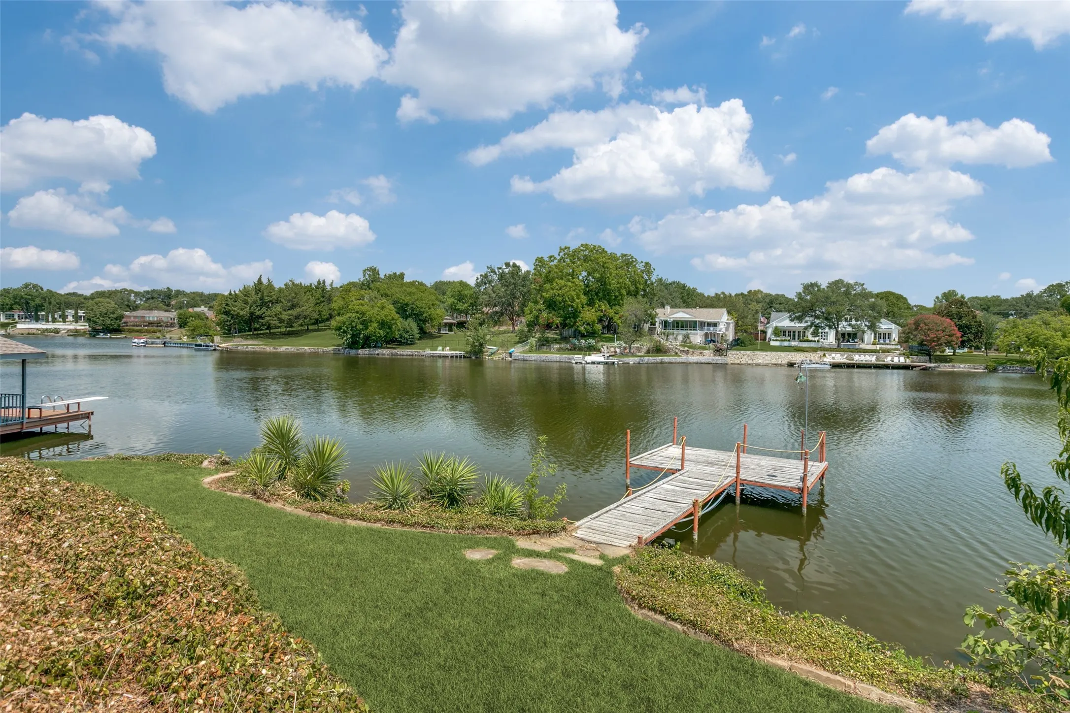 Single Family Residence For Sale in Tarrant County , 4121 Rowan Drive, Fort Worth, Texas 76116, 0, 0, Garage spaces, 5,519 Sqft, built in 1968, mls#21352758, Real Estate Agent in Fort Worth, Homes For Sale in Tarrant county, Homes For Sale in Fort Worth, Realtor in Fort Worth Texas, Real Estate Brokerage Independent Realty Texas, Luminita Cordes Realtor