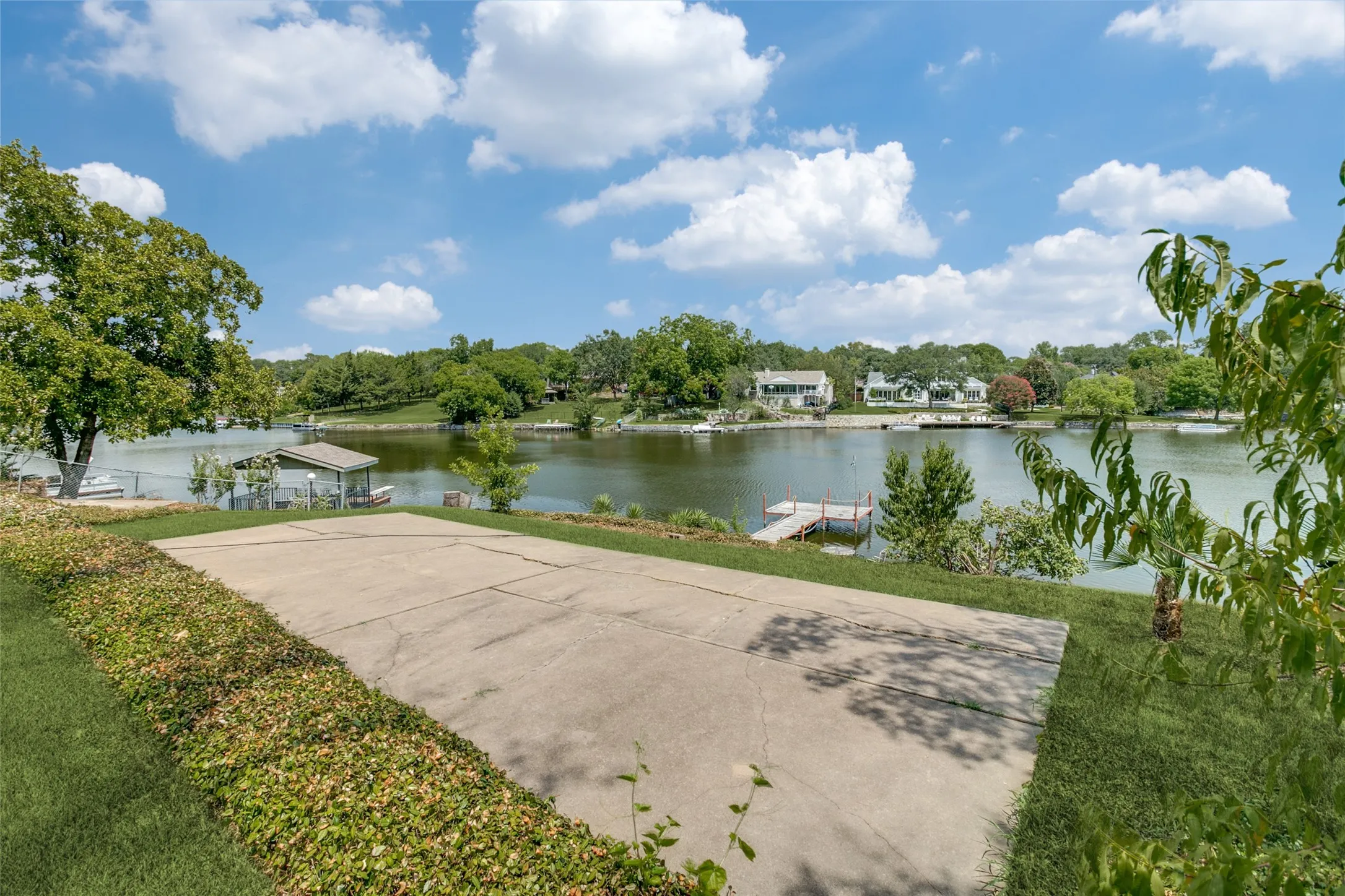 Single Family Residence For Sale in Tarrant County , 4121 Rowan Drive, Fort Worth, Texas 76116, 0, 0, Garage spaces, 5,519 Sqft, built in 1968, mls#21352758, Real Estate Agent in Fort Worth, Homes For Sale in Tarrant county, Homes For Sale in Fort Worth, Realtor in Fort Worth Texas, Real Estate Brokerage Independent Realty Texas, Luminita Cordes Realtor