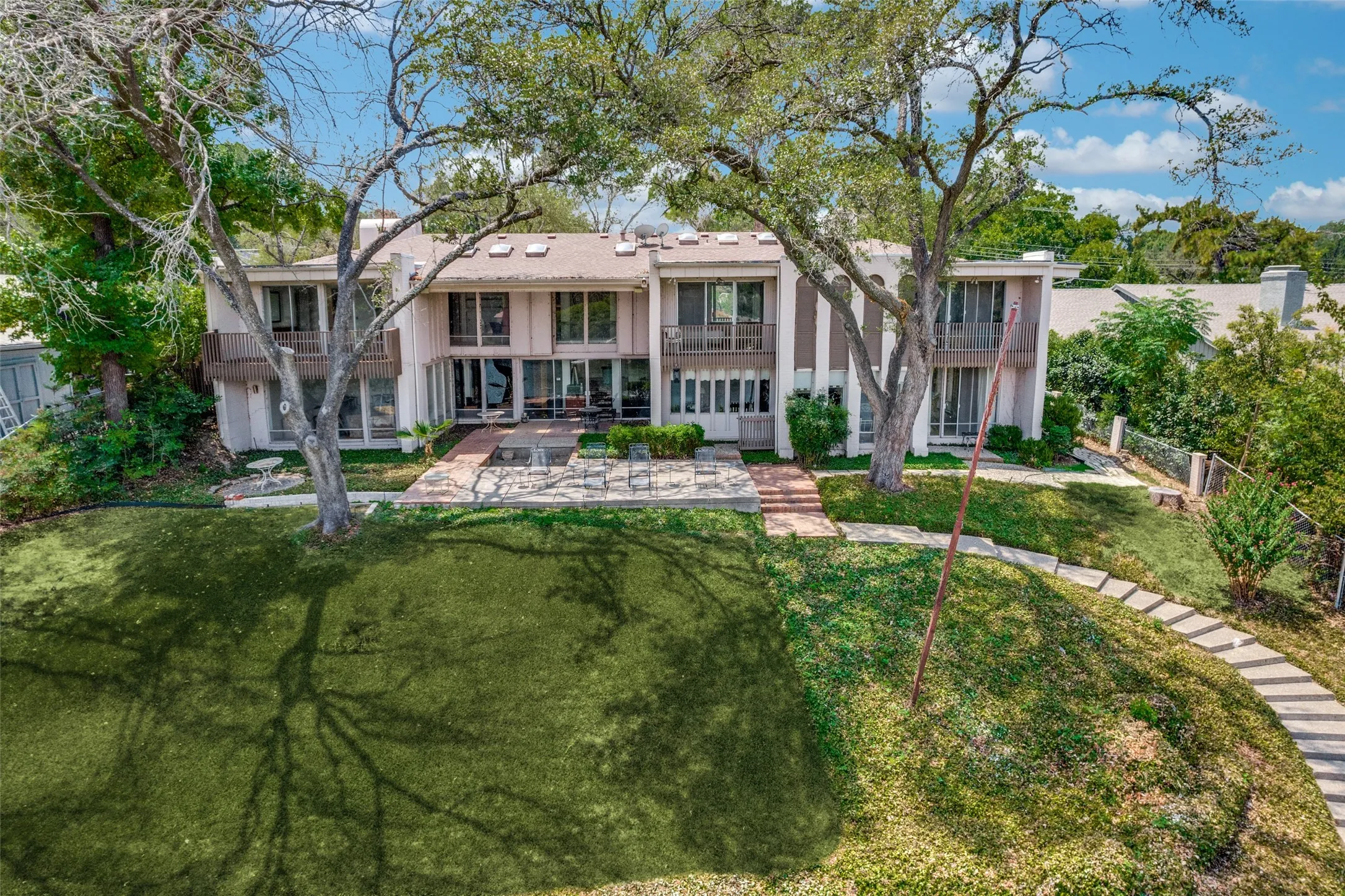 Single Family Residence For Sale in Tarrant County , 4121 Rowan Drive, Fort Worth, Texas 76116, 0, 0, Garage spaces, 5,519 Sqft, built in 1968, mls#21352758, Real Estate Agent in Fort Worth, Homes For Sale in Tarrant county, Homes For Sale in Fort Worth, Realtor in Fort Worth Texas, Real Estate Brokerage Independent Realty Texas, Luminita Cordes Realtor