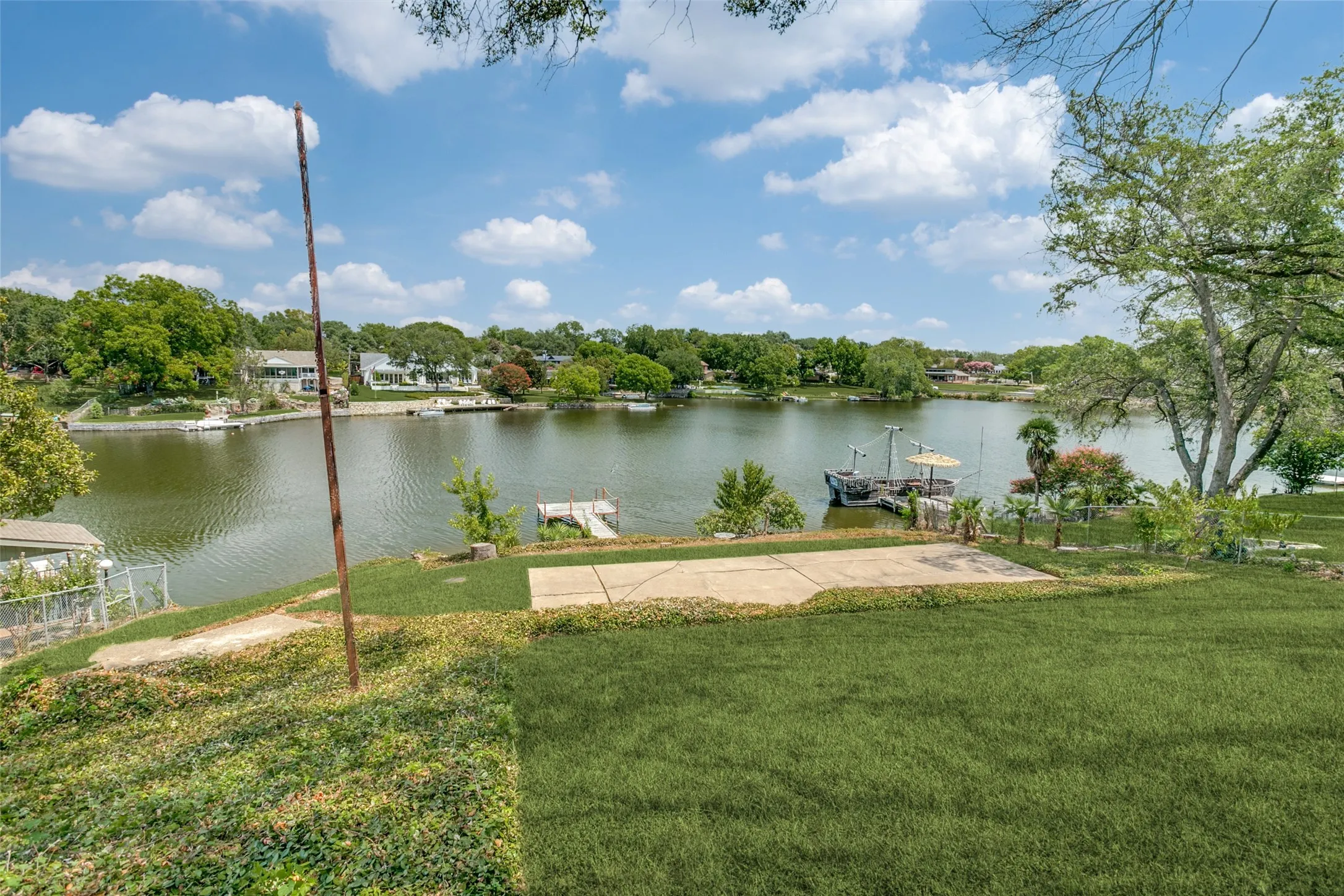 Single Family Residence For Sale in Tarrant County , 4121 Rowan Drive, Fort Worth, Texas 76116, 0, 0, Garage spaces, 5,519 Sqft, built in 1968, mls#21352758, Real Estate Agent in Fort Worth, Homes For Sale in Tarrant county, Homes For Sale in Fort Worth, Realtor in Fort Worth Texas, Real Estate Brokerage Independent Realty Texas, Luminita Cordes Realtor