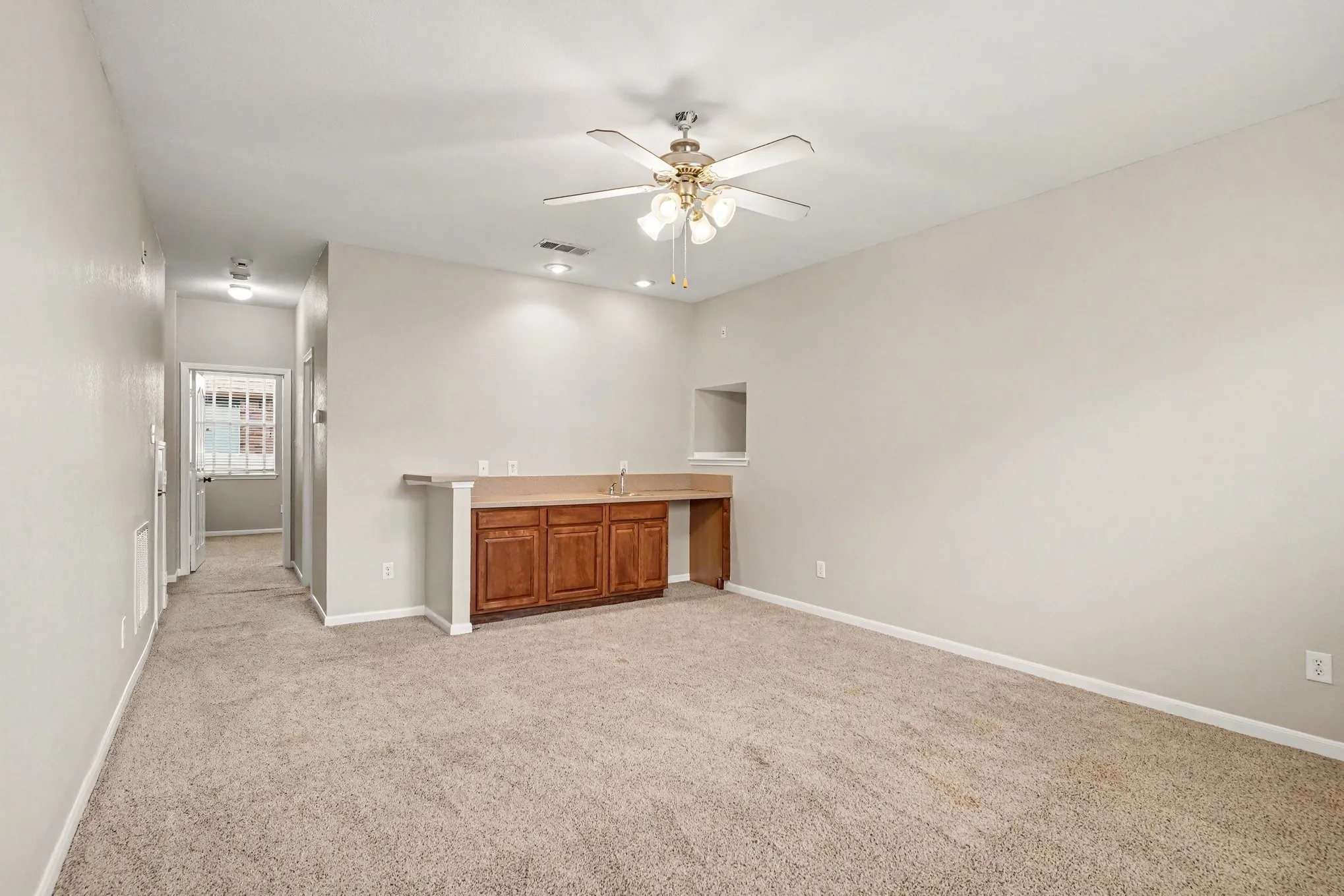 Single Family Residence For Sale in Tarrant County , 9805 Lacey Lane, Fort Worth, Texas 76244, 4 Bedroom, 3 Bathroom, 3 Garage spaces, 2,630 Sqft, built in 2004, mls#21354588, Real Estate Agent in Fort Worth, Homes For Sale in Tarrant county, Homes For Sale in Fort Worth, Realtor in Fort Worth Texas, Real Estate Brokerage Independent Realty Texas, Luminita Cordes Realtor