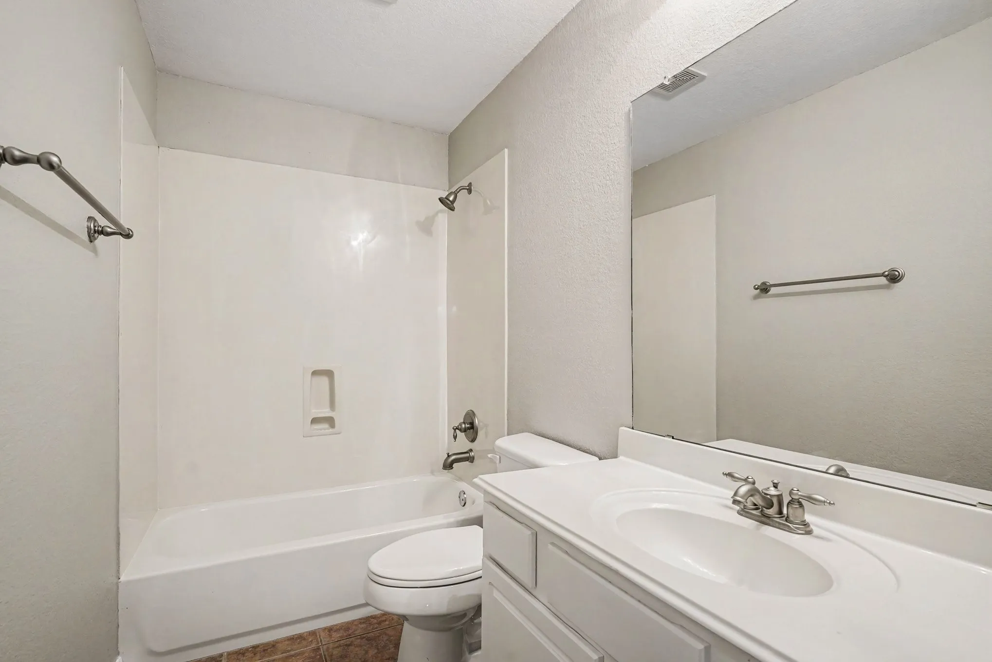 Single Family Residence For Sale in Tarrant County , 9805 Lacey Lane, Fort Worth, Texas 76244, 4 Bedroom, 3 Bathroom, 3 Garage spaces, 2,630 Sqft, built in 2004, mls#21354588, Real Estate Agent in Fort Worth, Homes For Sale in Tarrant county, Homes For Sale in Fort Worth, Realtor in Fort Worth Texas, Real Estate Brokerage Independent Realty Texas, Luminita Cordes Realtor