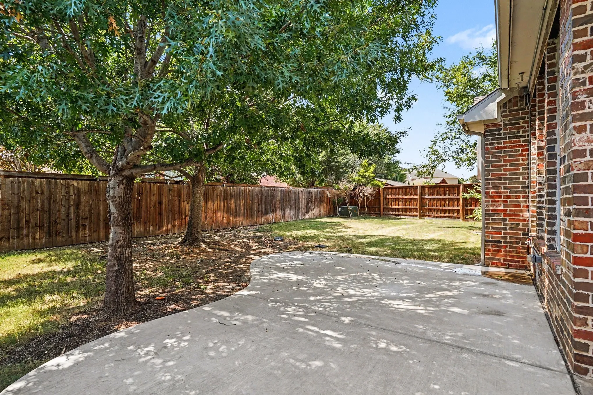 Single Family Residence For Sale in Tarrant County , 9805 Lacey Lane, Fort Worth, Texas 76244, 4 Bedroom, 3 Bathroom, 3 Garage spaces, 2,630 Sqft, built in 2004, mls#21354588, Real Estate Agent in Fort Worth, Homes For Sale in Tarrant county, Homes For Sale in Fort Worth, Realtor in Fort Worth Texas, Real Estate Brokerage Independent Realty Texas, Luminita Cordes Realtor