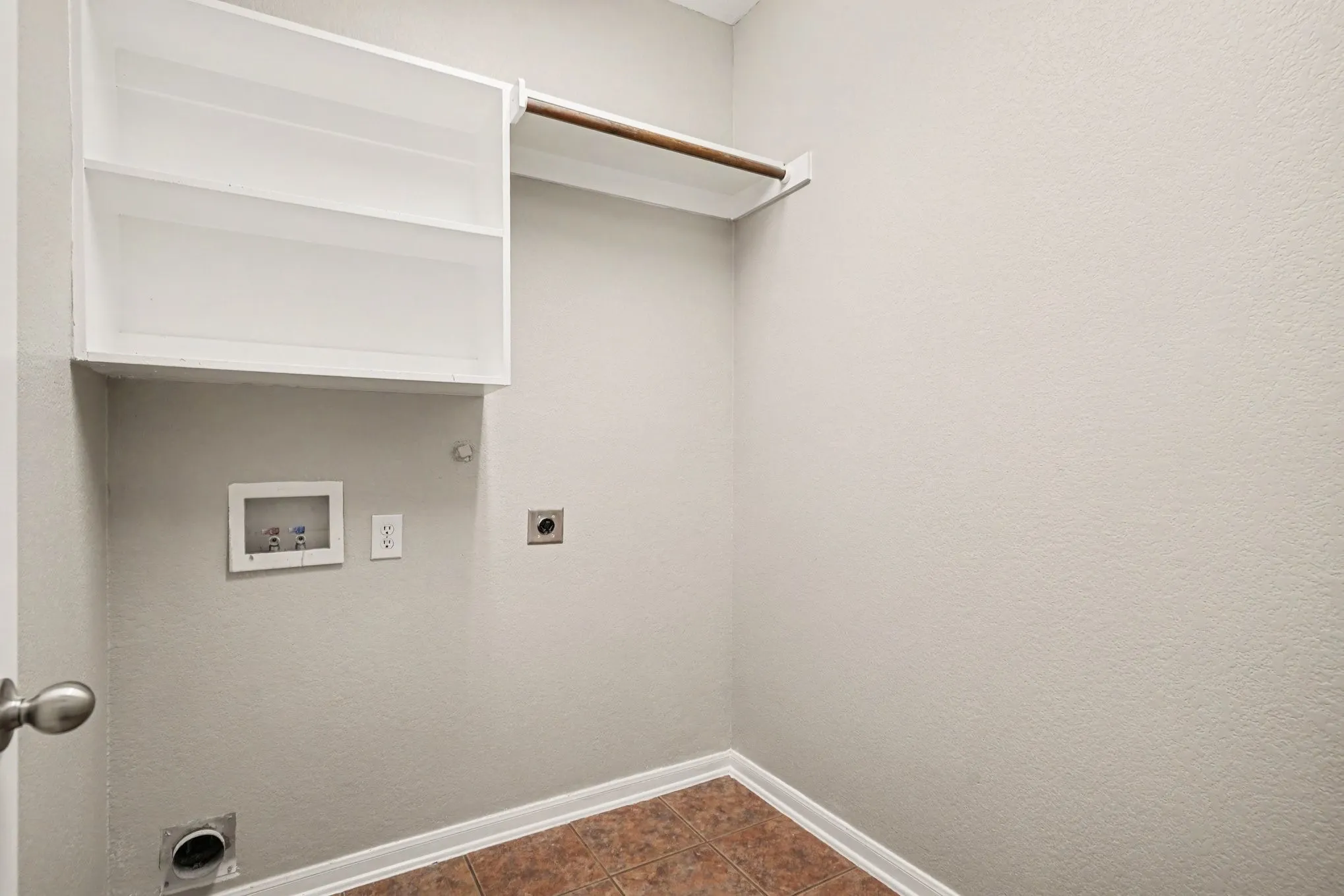 Single Family Residence For Sale in Tarrant County , 9805 Lacey Lane, Fort Worth, Texas 76244, 4 Bedroom, 3 Bathroom, 3 Garage spaces, 2,630 Sqft, built in 2004, mls#21354588, Real Estate Agent in Fort Worth, Homes For Sale in Tarrant county, Homes For Sale in Fort Worth, Realtor in Fort Worth Texas, Real Estate Brokerage Independent Realty Texas, Luminita Cordes Realtor