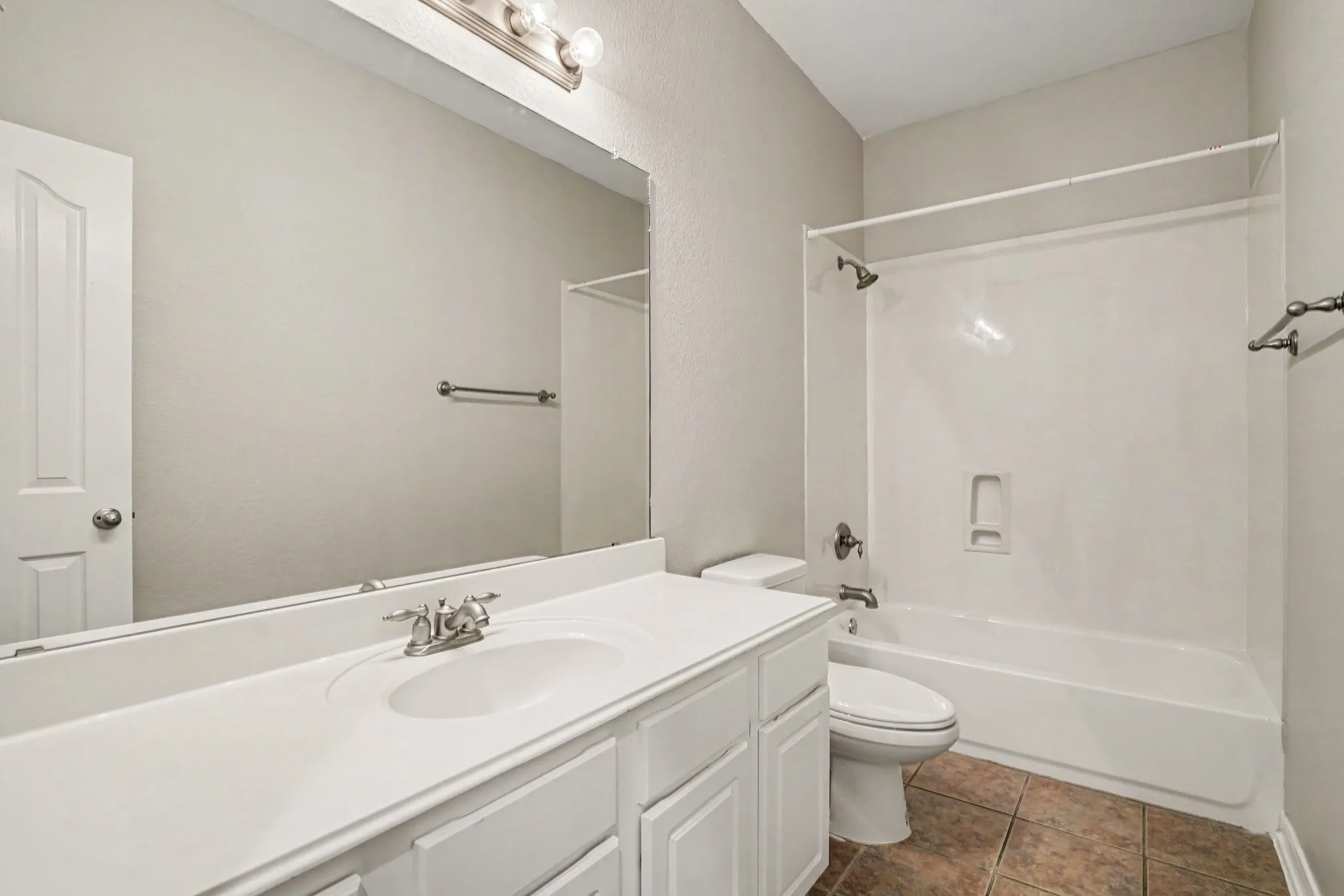 Single Family Residence For Sale in Tarrant County , 9805 Lacey Lane, Fort Worth, Texas 76244, 4 Bedroom, 3 Bathroom, 3 Garage spaces, 2,630 Sqft, built in 2004, mls#21354588, Real Estate Agent in Fort Worth, Homes For Sale in Tarrant county, Homes For Sale in Fort Worth, Realtor in Fort Worth Texas, Real Estate Brokerage Independent Realty Texas, Luminita Cordes Realtor