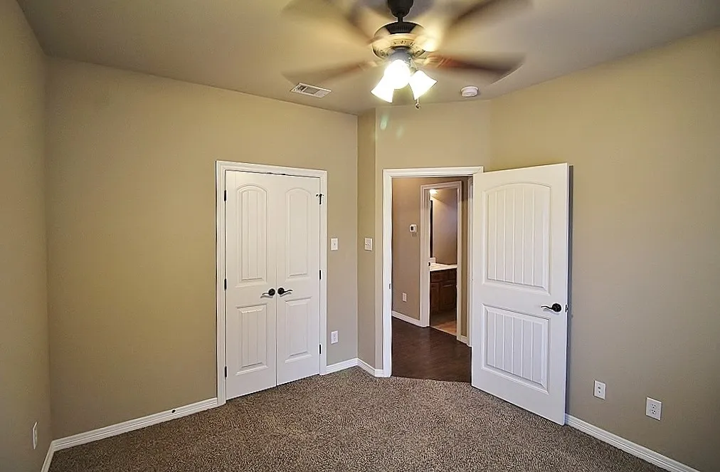 Single Family Residence For Rent in Ellis County , 122 Sierra Drive, Waxahachie, Texas 75167, 3 Bedroom, 2 Bathroom, 2 Garage spaces, 1,697 Sqft, built in 2012, mls#21355422, Real Estate Agent in Waxahachie, Homes For Rent in Ellis county, Homes For Rent in Waxahachie, Realtor in Waxahachie Texas, Real Estate Brokerage Independent Realty Texas, Luminita Cordes Realtor