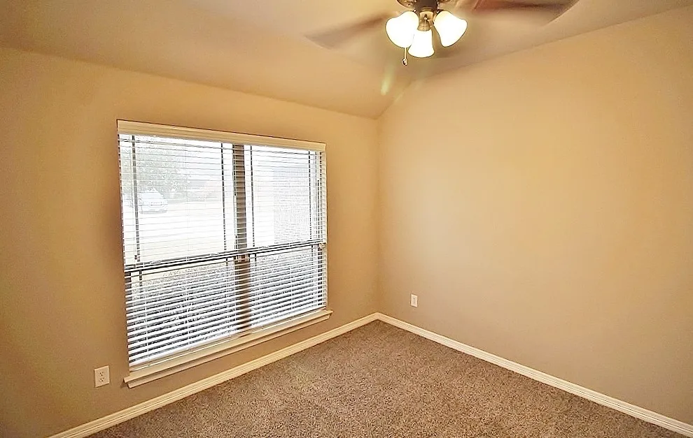 Single Family Residence For Rent in Ellis County , 122 Sierra Drive, Waxahachie, Texas 75167, 3 Bedroom, 2 Bathroom, 2 Garage spaces, 1,697 Sqft, built in 2012, mls#21355422, Real Estate Agent in Waxahachie, Homes For Rent in Ellis county, Homes For Rent in Waxahachie, Realtor in Waxahachie Texas, Real Estate Brokerage Independent Realty Texas, Luminita Cordes Realtor