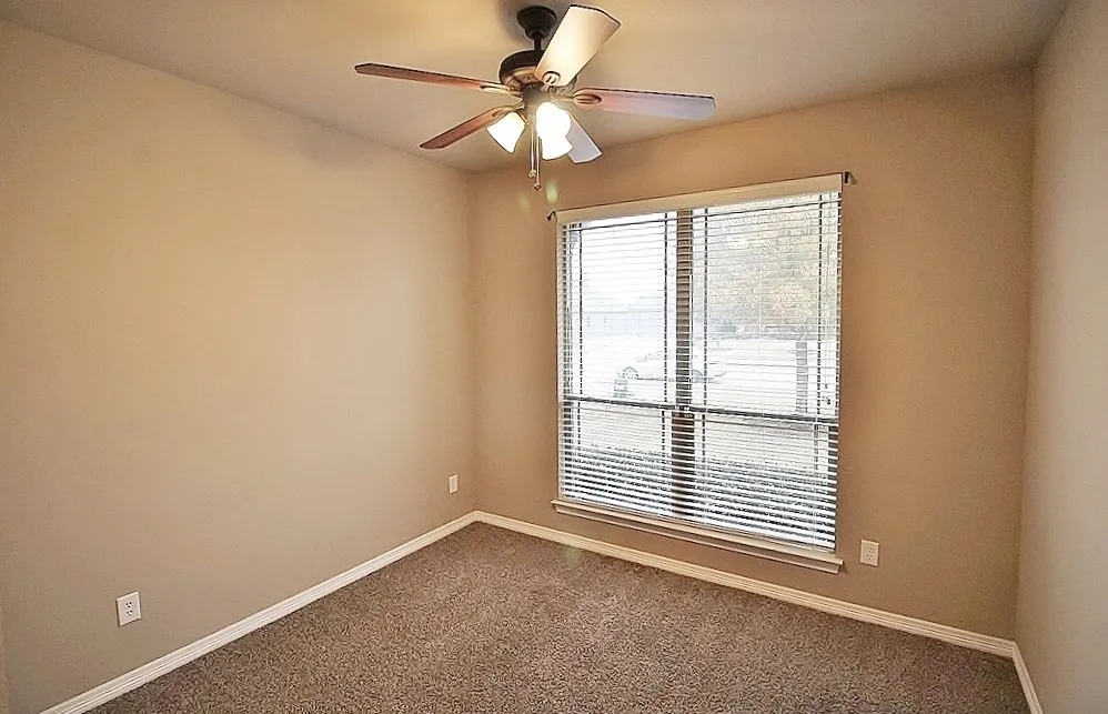 Single Family Residence For Rent in Ellis County , 122 Sierra Drive, Waxahachie, Texas 75167, 3 Bedroom, 2 Bathroom, 2 Garage spaces, 1,697 Sqft, built in 2012, mls#21355422, Real Estate Agent in Waxahachie, Homes For Rent in Ellis county, Homes For Rent in Waxahachie, Realtor in Waxahachie Texas, Real Estate Brokerage Independent Realty Texas, Luminita Cordes Realtor