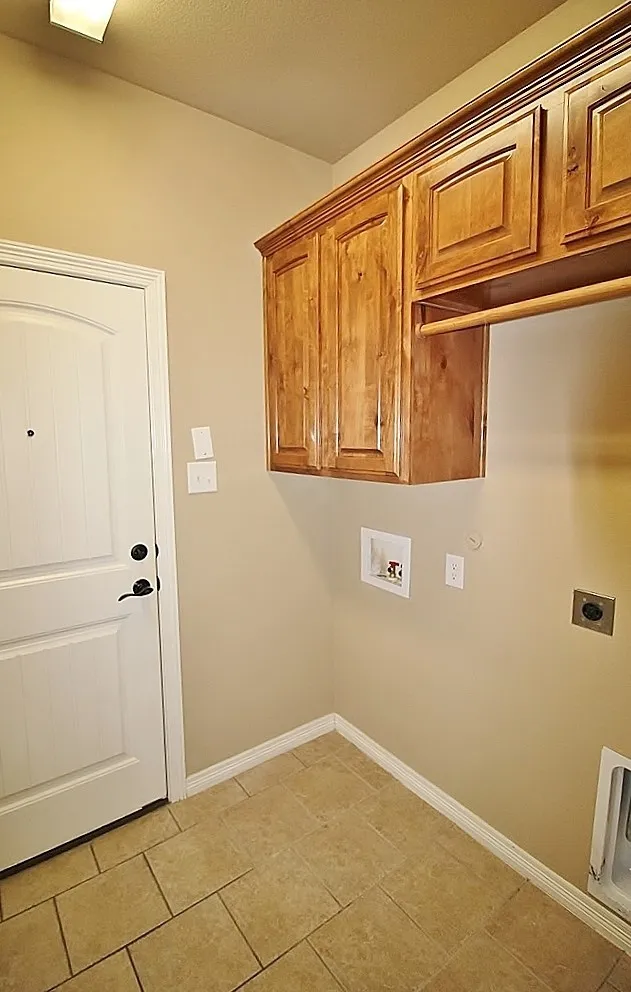 Single Family Residence For Rent in Ellis County , 122 Sierra Drive, Waxahachie, Texas 75167, 3 Bedroom, 2 Bathroom, 2 Garage spaces, 1,697 Sqft, built in 2012, mls#21355422, Real Estate Agent in Waxahachie, Homes For Rent in Ellis county, Homes For Rent in Waxahachie, Realtor in Waxahachie Texas, Real Estate Brokerage Independent Realty Texas, Luminita Cordes Realtor