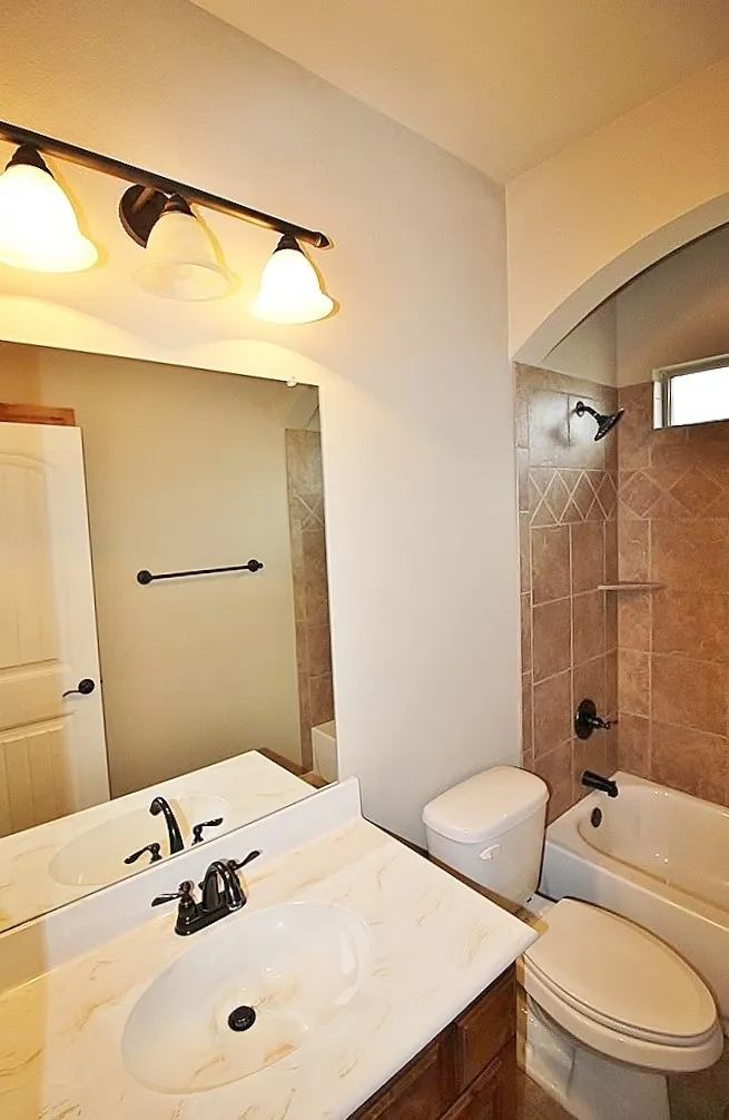 Single Family Residence For Rent in Ellis County , 122 Sierra Drive, Waxahachie, Texas 75167, 3 Bedroom, 2 Bathroom, 2 Garage spaces, 1,697 Sqft, built in 2012, mls#21355422, Real Estate Agent in Waxahachie, Homes For Rent in Ellis county, Homes For Rent in Waxahachie, Realtor in Waxahachie Texas, Real Estate Brokerage Independent Realty Texas, Luminita Cordes Realtor
