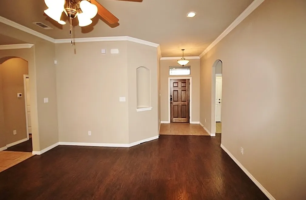 Single Family Residence For Rent in Ellis County , 122 Sierra Drive, Waxahachie, Texas 75167, 3 Bedroom, 2 Bathroom, 2 Garage spaces, 1,697 Sqft, built in 2012, mls#21355422, Real Estate Agent in Waxahachie, Homes For Rent in Ellis county, Homes For Rent in Waxahachie, Realtor in Waxahachie Texas, Real Estate Brokerage Independent Realty Texas, Luminita Cordes Realtor