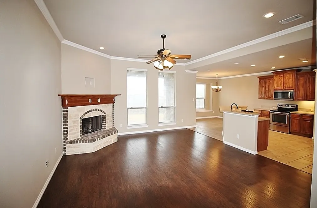 Single Family Residence For Rent in Ellis County , 122 Sierra Drive, Waxahachie, Texas 75167, 3 Bedroom, 2 Bathroom, 2 Garage spaces, 1,697 Sqft, built in 2012, mls#21355422, Real Estate Agent in Waxahachie, Homes For Rent in Ellis county, Homes For Rent in Waxahachie, Realtor in Waxahachie Texas, Real Estate Brokerage Independent Realty Texas, Luminita Cordes Realtor