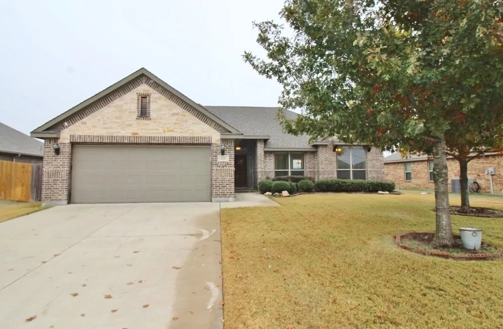 Single Family Residence For Rent in Ellis County , 122 Sierra Drive, Waxahachie, Texas 75167, 3 Bedroom, 2 Bathroom, 2 Garage spaces, 1,697 Sqft, built in 2012, mls#21355422, Real Estate Agent in Waxahachie, Homes For Rent in Ellis county, Homes For Rent in Waxahachie, Realtor in Waxahachie Texas, Real Estate Brokerage Independent Realty Texas, Luminita Cordes Realtor