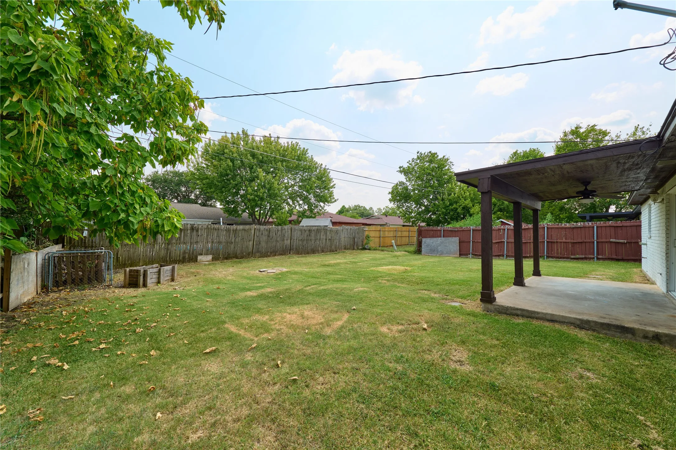 Single Family Residence For Sale in Rockwall County , 813 Loganwood Drive, Royse City, Texas 75189, 2 Bedroom, 2 Bathroom, 1 Garage spaces, 1,070 Sqft, built in 1984, mls#21355330, Real Estate Agent in Royse City, Homes For Sale in Rockwall county, Homes For Sale in Royse City, Realtor in Royse City Texas, Real Estate Brokerage Independent Realty Texas, Luminita Cordes Realtor