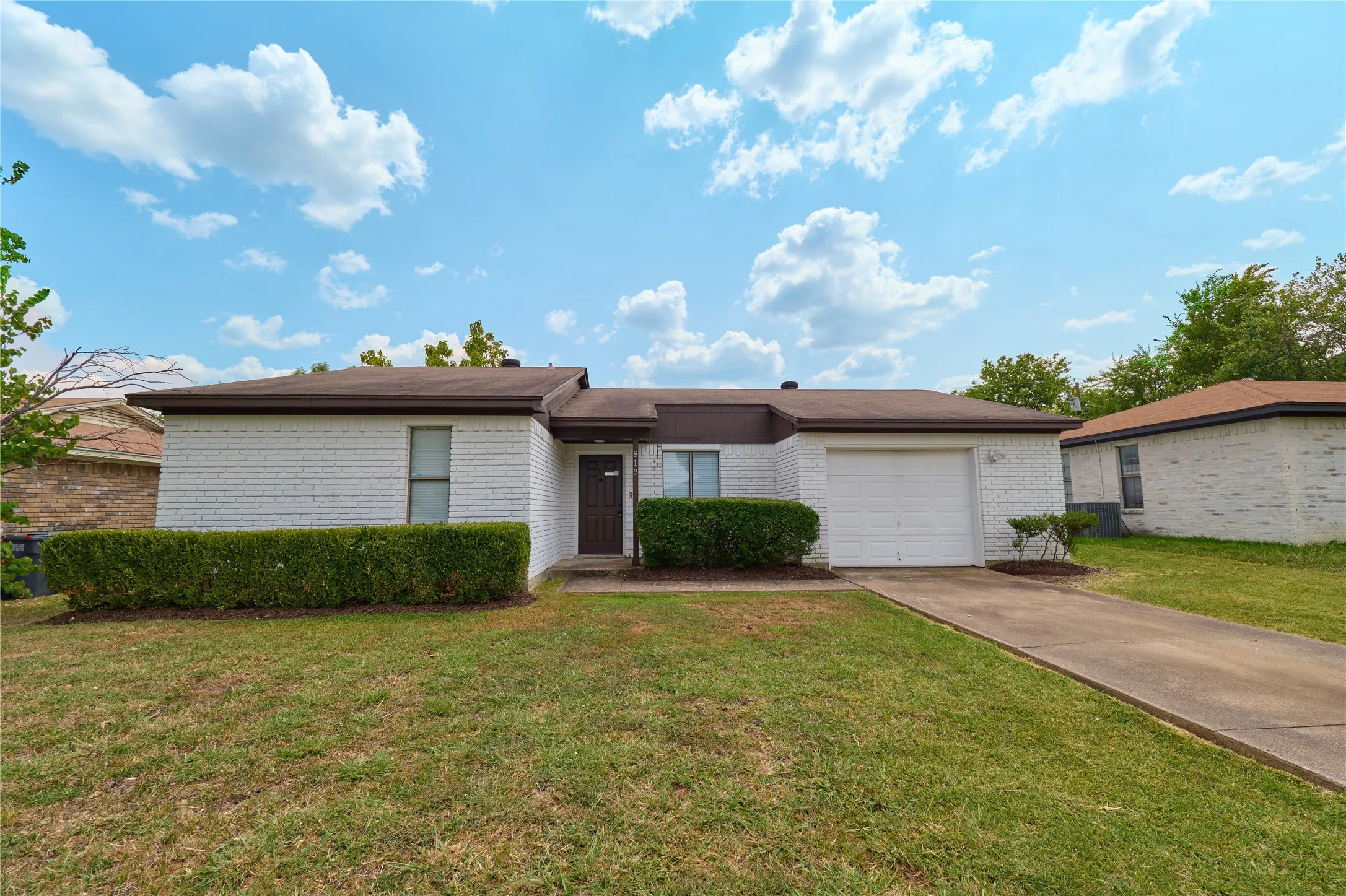 Single Family Residence For Sale in Rockwall County , 813 Loganwood Drive, Royse City, Texas 75189, 2 Bedroom, 2 Bathroom, 1 Garage spaces, 1,070 Sqft, built in 1984, mls#21355330, Real Estate Agent in Royse City, Homes For Sale in Rockwall county, Homes For Sale in Royse City, Realtor in Royse City Texas, Real Estate Brokerage Independent Realty Texas, Luminita Cordes Realtor