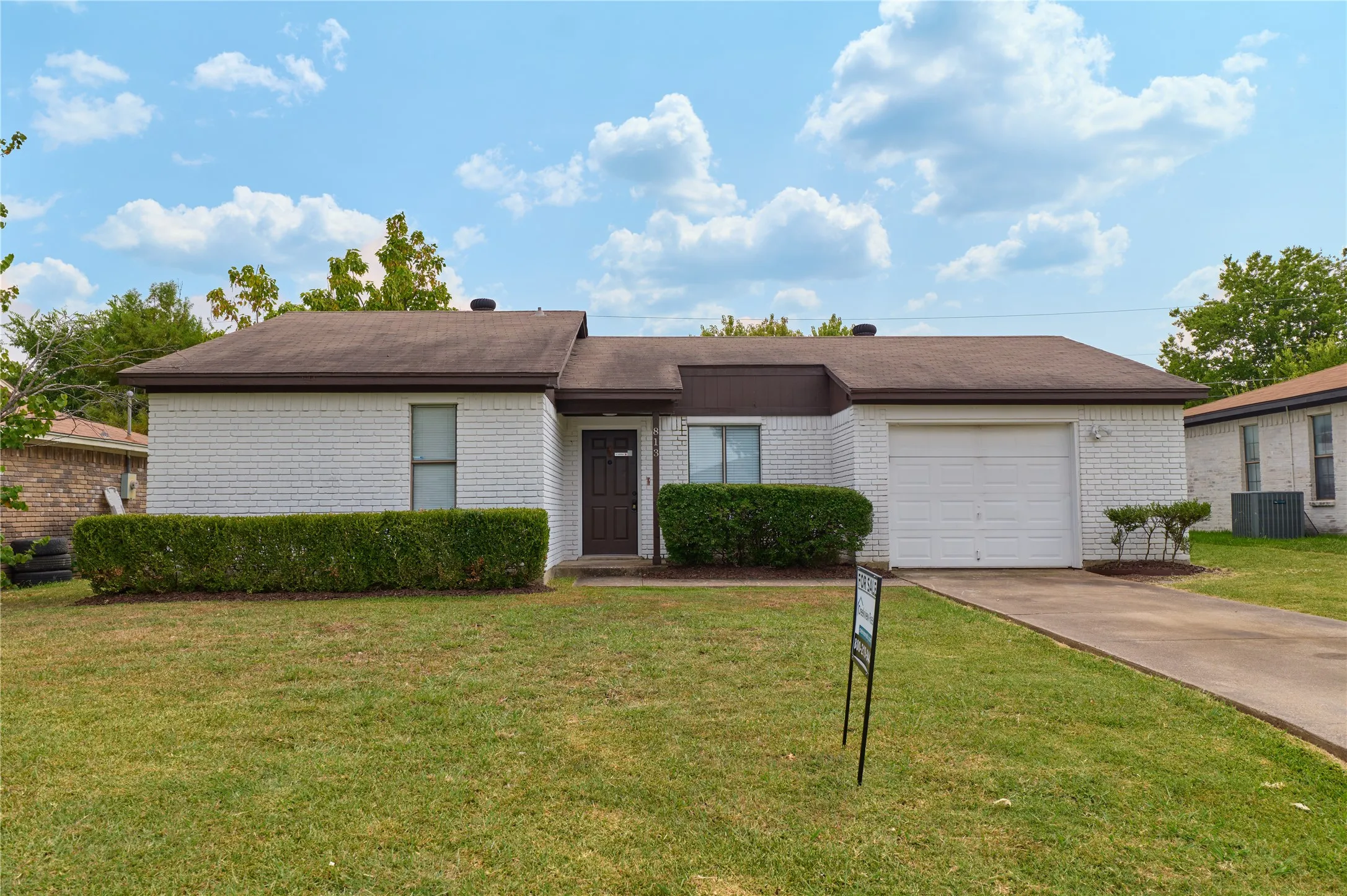 Single Family Residence For Sale in Rockwall County , 813 Loganwood Drive, Royse City, Texas 75189, 2 Bedroom, 2 Bathroom, 1 Garage spaces, 1,070 Sqft, built in 1984, mls#21355330, Real Estate Agent in Royse City, Homes For Sale in Rockwall county, Homes For Sale in Royse City, Realtor in Royse City Texas, Real Estate Brokerage Independent Realty Texas, Luminita Cordes Realtor