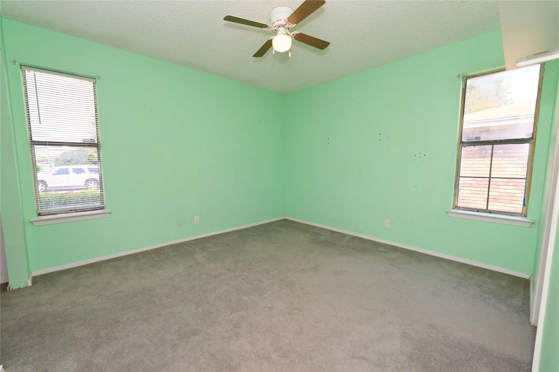 Single Family Residence For Sale in Rockwall County , 813 Loganwood Drive, Royse City, Texas 75189, 2 Bedroom, 2 Bathroom, 1 Garage spaces, 1,070 Sqft, built in 1984, mls#21355330, Real Estate Agent in Royse City, Homes For Sale in Rockwall county, Homes For Sale in Royse City, Realtor in Royse City Texas, Real Estate Brokerage Independent Realty Texas, Luminita Cordes Realtor