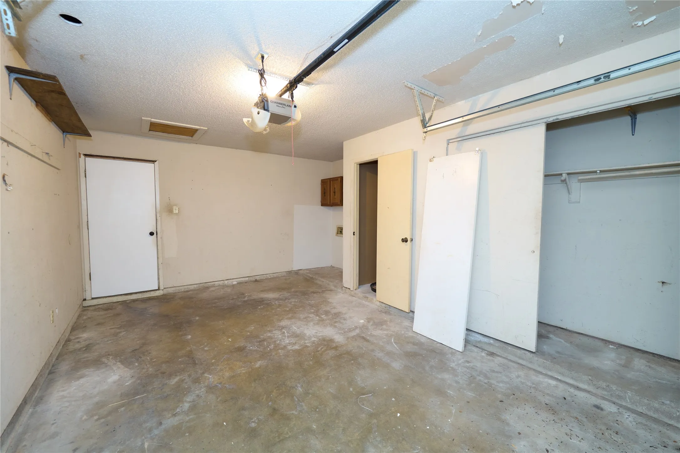 Single Family Residence For Sale in Rockwall County , 813 Loganwood Drive, Royse City, Texas 75189, 2 Bedroom, 2 Bathroom, 1 Garage spaces, 1,070 Sqft, built in 1984, mls#21355330, Real Estate Agent in Royse City, Homes For Sale in Rockwall county, Homes For Sale in Royse City, Realtor in Royse City Texas, Real Estate Brokerage Independent Realty Texas, Luminita Cordes Realtor