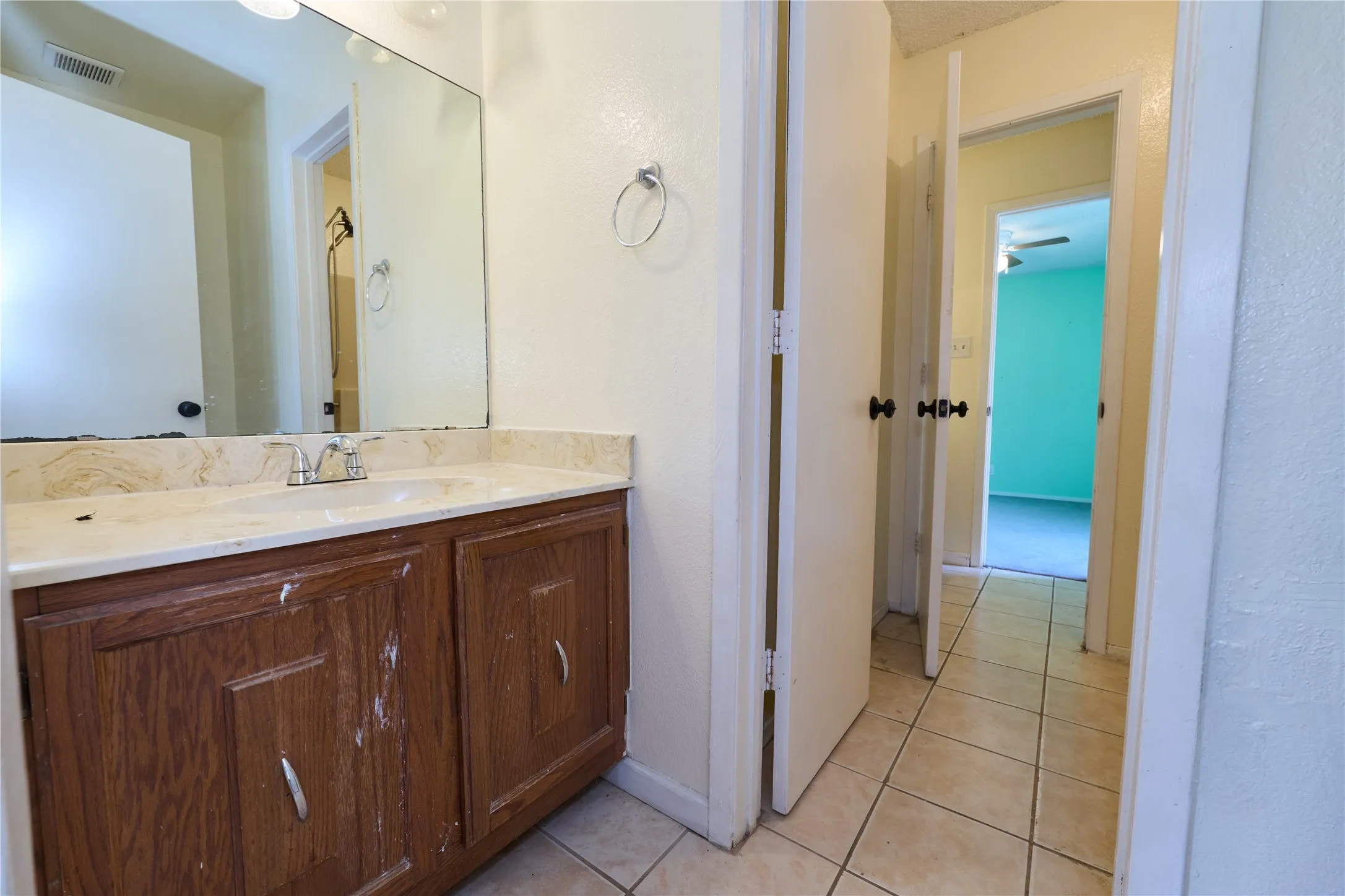 Single Family Residence For Sale in Rockwall County , 813 Loganwood Drive, Royse City, Texas 75189, 2 Bedroom, 2 Bathroom, 1 Garage spaces, 1,070 Sqft, built in 1984, mls#21355330, Real Estate Agent in Royse City, Homes For Sale in Rockwall county, Homes For Sale in Royse City, Realtor in Royse City Texas, Real Estate Brokerage Independent Realty Texas, Luminita Cordes Realtor
