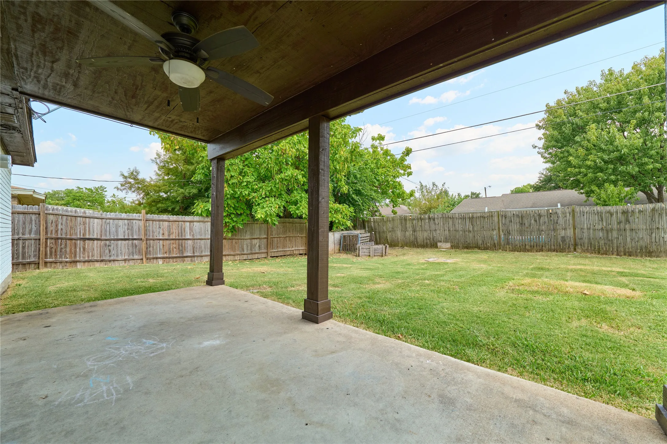 Single Family Residence For Sale in Rockwall County , 813 Loganwood Drive, Royse City, Texas 75189, 2 Bedroom, 2 Bathroom, 1 Garage spaces, 1,070 Sqft, built in 1984, mls#21355330, Real Estate Agent in Royse City, Homes For Sale in Rockwall county, Homes For Sale in Royse City, Realtor in Royse City Texas, Real Estate Brokerage Independent Realty Texas, Luminita Cordes Realtor