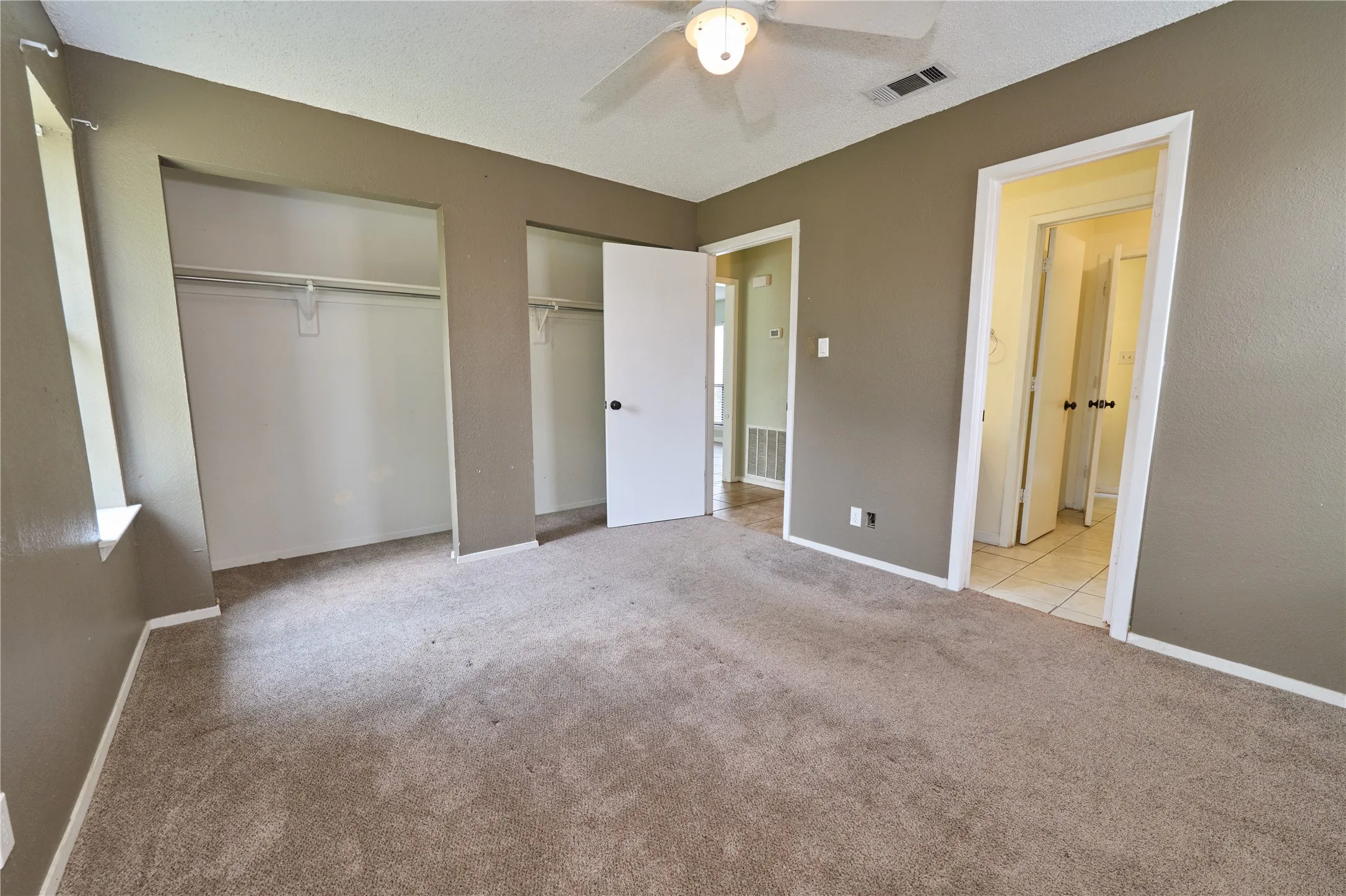 Single Family Residence For Sale in Rockwall County , 813 Loganwood Drive, Royse City, Texas 75189, 2 Bedroom, 2 Bathroom, 1 Garage spaces, 1,070 Sqft, built in 1984, mls#21355330, Real Estate Agent in Royse City, Homes For Sale in Rockwall county, Homes For Sale in Royse City, Realtor in Royse City Texas, Real Estate Brokerage Independent Realty Texas, Luminita Cordes Realtor