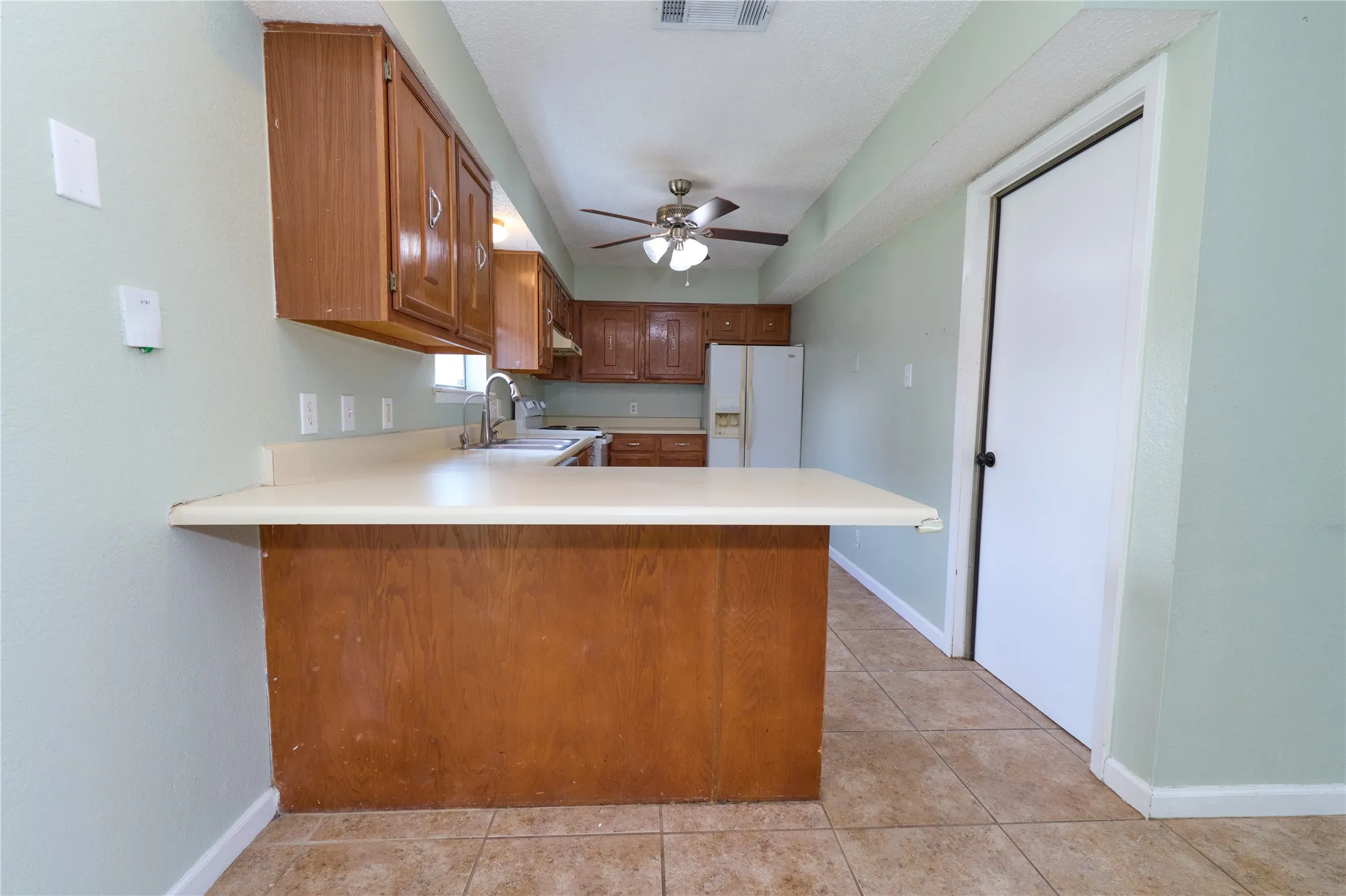 Single Family Residence For Sale in Rockwall County , 813 Loganwood Drive, Royse City, Texas 75189, 2 Bedroom, 2 Bathroom, 1 Garage spaces, 1,070 Sqft, built in 1984, mls#21355330, Real Estate Agent in Royse City, Homes For Sale in Rockwall county, Homes For Sale in Royse City, Realtor in Royse City Texas, Real Estate Brokerage Independent Realty Texas, Luminita Cordes Realtor