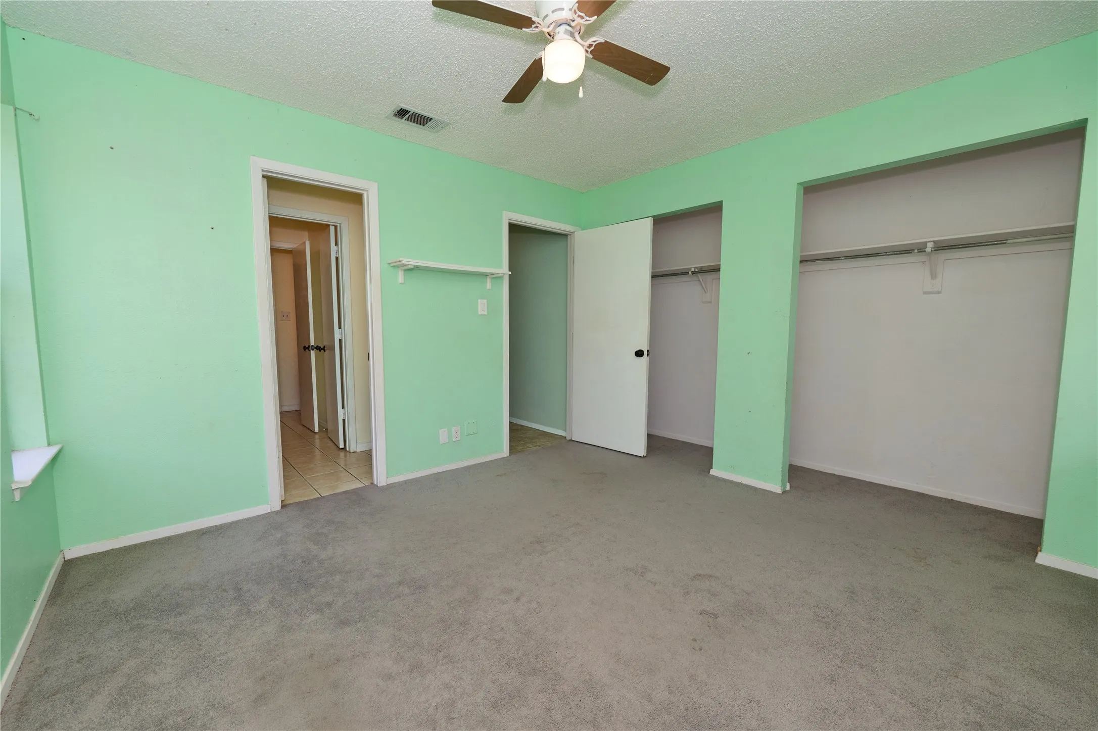 Single Family Residence For Sale in Rockwall County , 813 Loganwood Drive, Royse City, Texas 75189, 2 Bedroom, 2 Bathroom, 1 Garage spaces, 1,070 Sqft, built in 1984, mls#21355330, Real Estate Agent in Royse City, Homes For Sale in Rockwall county, Homes For Sale in Royse City, Realtor in Royse City Texas, Real Estate Brokerage Independent Realty Texas, Luminita Cordes Realtor