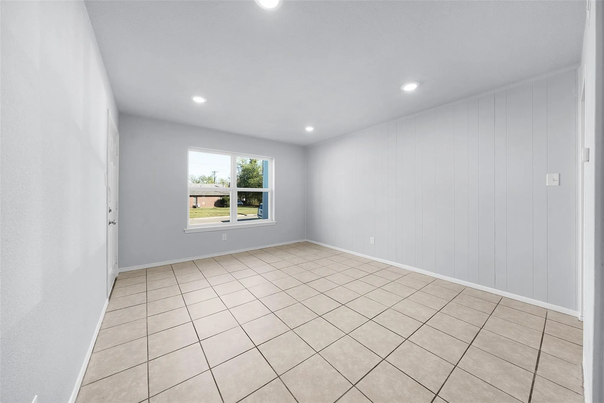 Quadruplex For Rent in Hopkins County , 253 Locust Street S 2N, Sulphur Springs, Texas 75482, 2 Bedroom, 1 Bathroom, Garage spaces, 944 Sqft, built in 1965, Price $1,050, mls#21355424, Real Estate Agent in Sulphur Springs, Homes For Rent in Hopkins county, Homes For Rent in Sulphur Springs, Realtor in Sulphur Springs Texas, Real Estate Brokerage Independent Realty Texas, Luminita Cordes Realtor