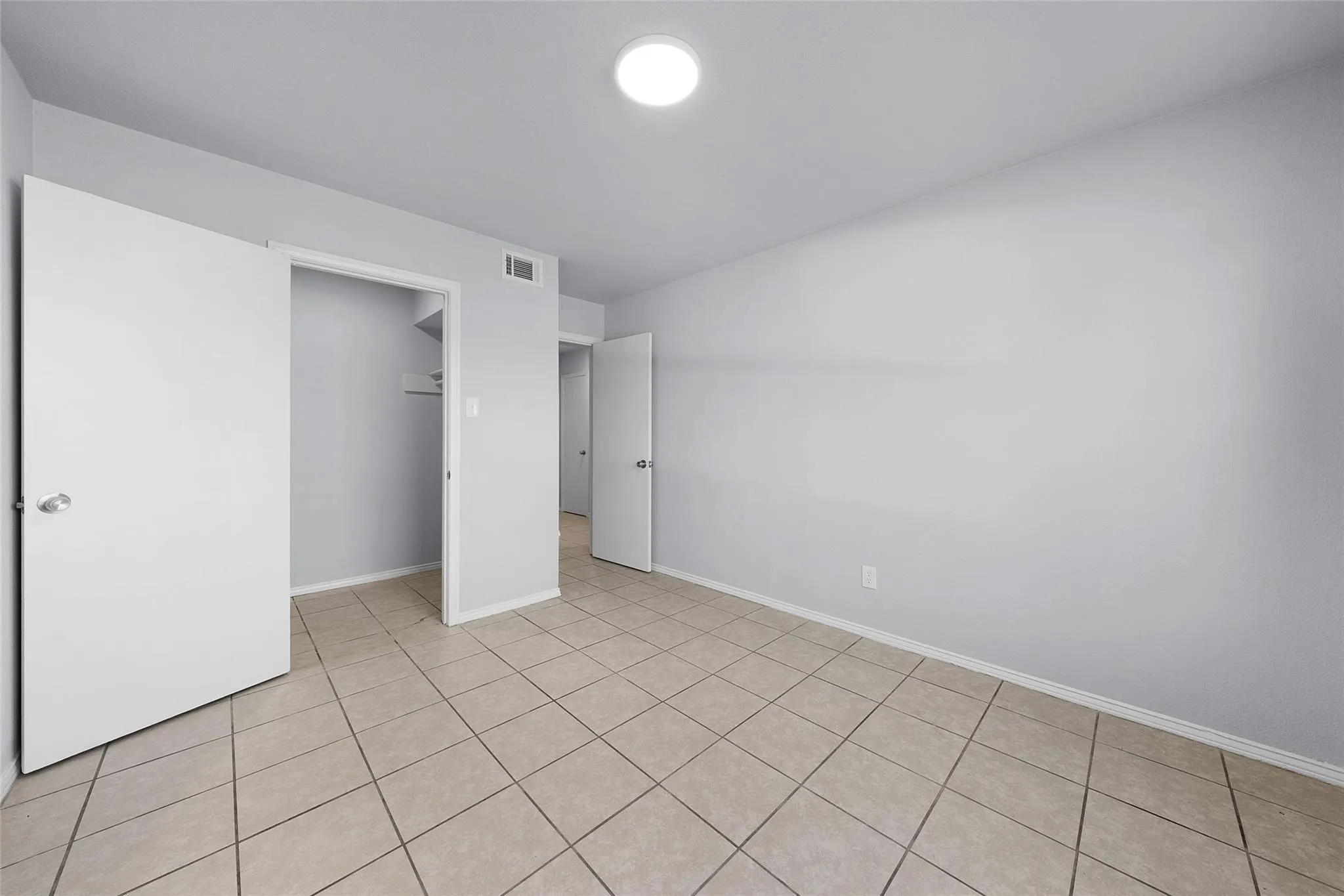 Quadruplex For Rent in Hopkins County , 253 Locust Street S 2N, Sulphur Springs, Texas 75482, 2 Bedroom, 1 Bathroom, Garage spaces, 944 Sqft, built in 1965, Price $1,050, mls#21355424, Real Estate Agent in Sulphur Springs, Homes For Rent in Hopkins county, Homes For Rent in Sulphur Springs, Realtor in Sulphur Springs Texas, Real Estate Brokerage Independent Realty Texas, Luminita Cordes Realtor