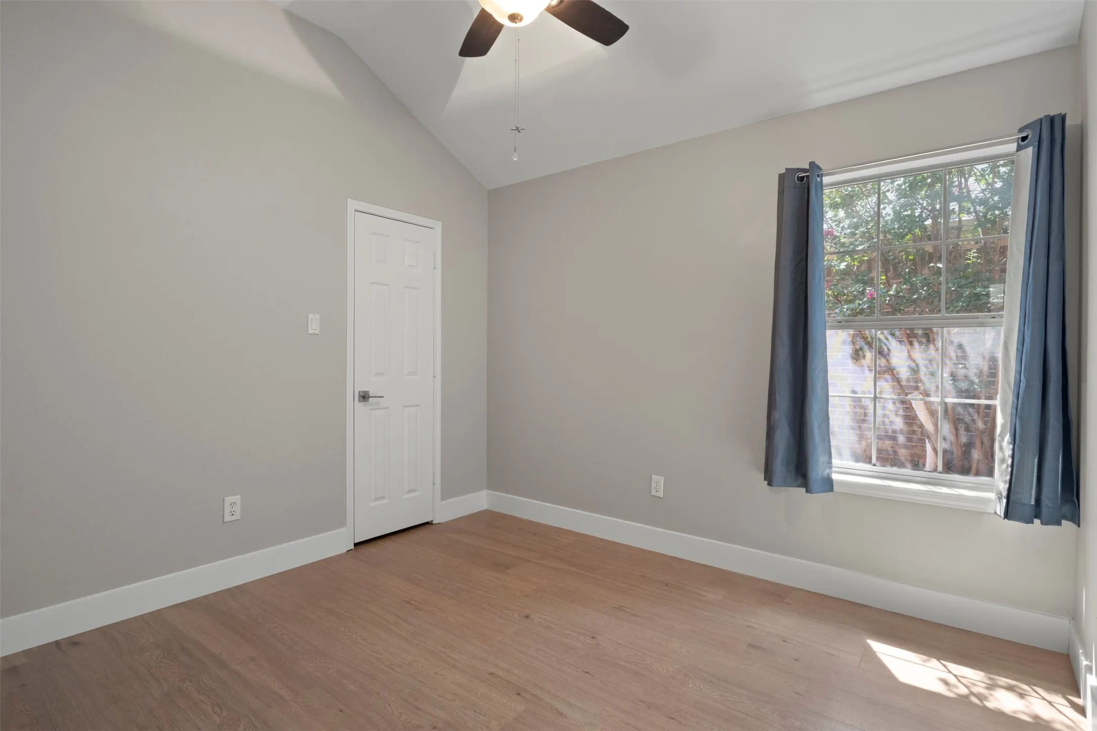 Single Family Residence For Sale in Tarrant County , 8724 Mystic Trail, Fort Worth, Texas 76118, 3 Bedroom, 2 Bathroom, Garage spaces, 1,603 Sqft, built in 1992, mls#21355430, Real Estate Agent in Fort Worth, Homes For Sale in Tarrant county, Homes For Sale in Fort Worth, Realtor in Fort Worth Texas, Real Estate Brokerage Independent Realty Texas, Luminita Cordes Realtor