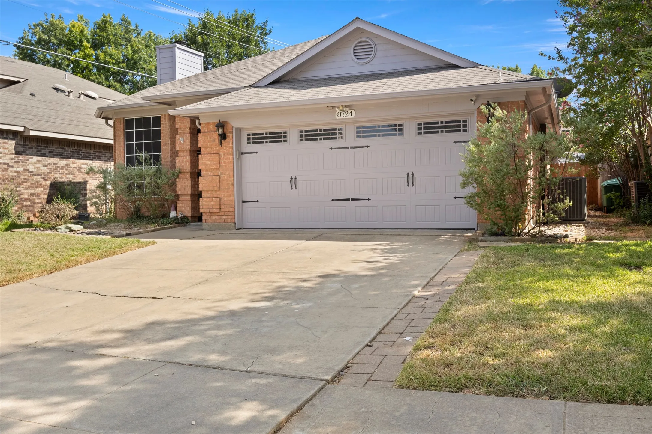 Single Family Residence For Sale in Tarrant County , 8724 Mystic Trail, Fort Worth, Texas 76118, 3 Bedroom, 2 Bathroom, Garage spaces, 1,603 Sqft, built in 1992, mls#21355430, Real Estate Agent in Fort Worth, Homes For Sale in Tarrant county, Homes For Sale in Fort Worth, Realtor in Fort Worth Texas, Real Estate Brokerage Independent Realty Texas, Luminita Cordes Realtor