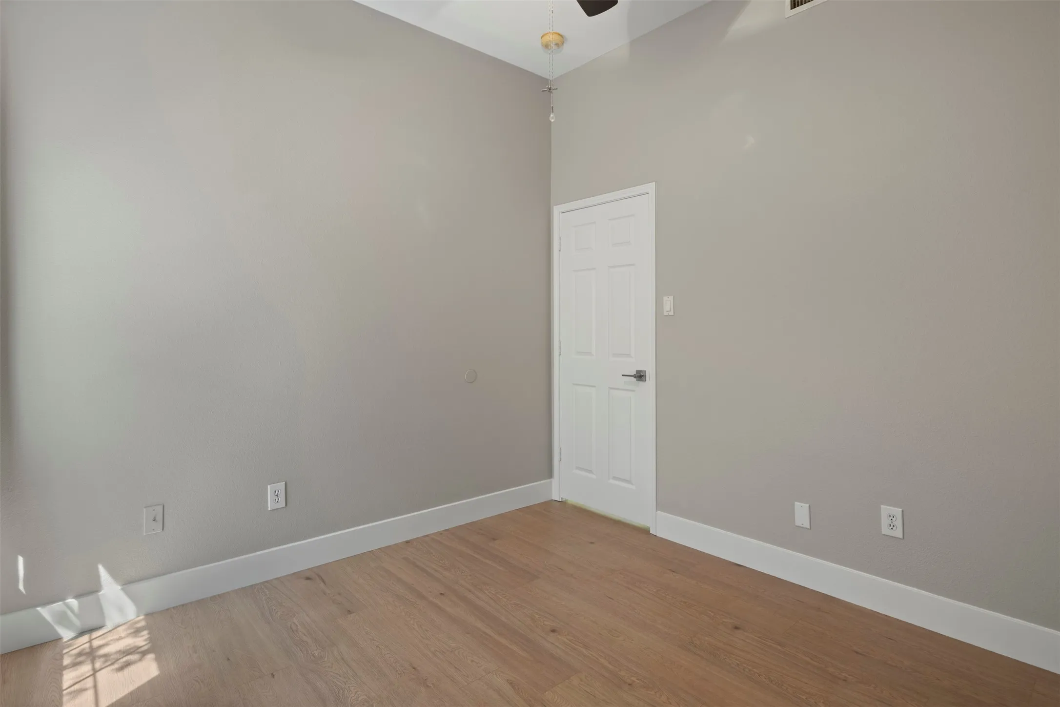 Single Family Residence For Sale in Tarrant County , 8724 Mystic Trail, Fort Worth, Texas 76118, 3 Bedroom, 2 Bathroom, Garage spaces, 1,603 Sqft, built in 1992, mls#21355430, Real Estate Agent in Fort Worth, Homes For Sale in Tarrant county, Homes For Sale in Fort Worth, Realtor in Fort Worth Texas, Real Estate Brokerage Independent Realty Texas, Luminita Cordes Realtor