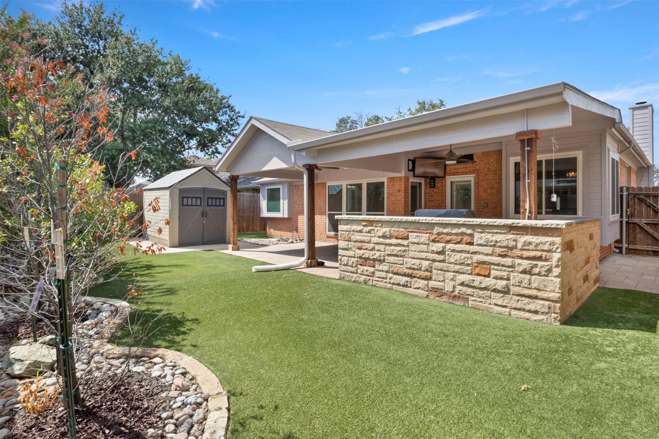 Single Family Residence For Sale in Tarrant County , 8724 Mystic Trail, Fort Worth, Texas 76118, 3 Bedroom, 2 Bathroom, Garage spaces, 1,603 Sqft, built in 1992, mls#21355430, Real Estate Agent in Fort Worth, Homes For Sale in Tarrant county, Homes For Sale in Fort Worth, Realtor in Fort Worth Texas, Real Estate Brokerage Independent Realty Texas, Luminita Cordes Realtor