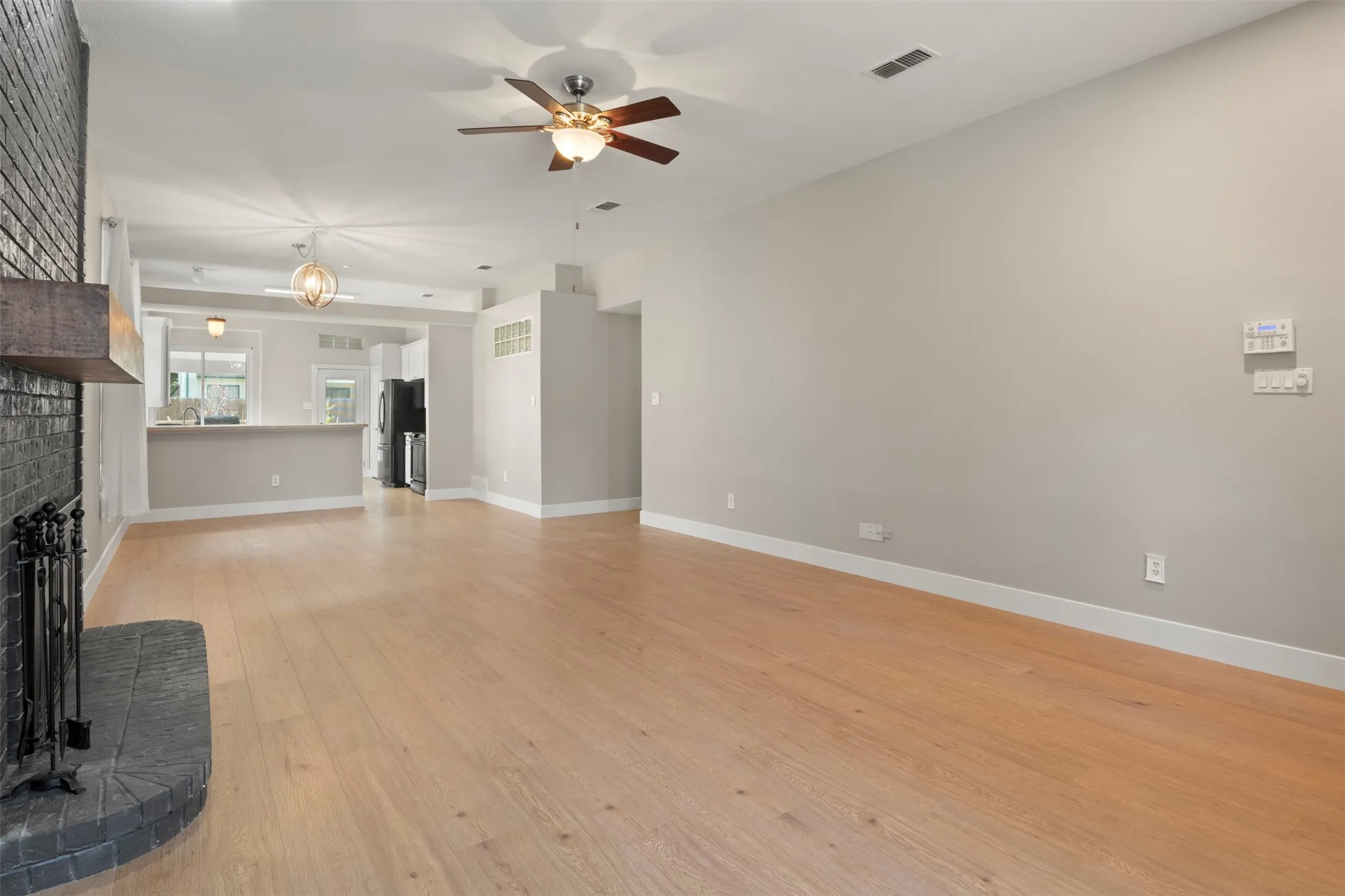 Single Family Residence For Sale in Tarrant County , 8724 Mystic Trail, Fort Worth, Texas 76118, 3 Bedroom, 2 Bathroom, Garage spaces, 1,603 Sqft, built in 1992, mls#21355430, Real Estate Agent in Fort Worth, Homes For Sale in Tarrant county, Homes For Sale in Fort Worth, Realtor in Fort Worth Texas, Real Estate Brokerage Independent Realty Texas, Luminita Cordes Realtor