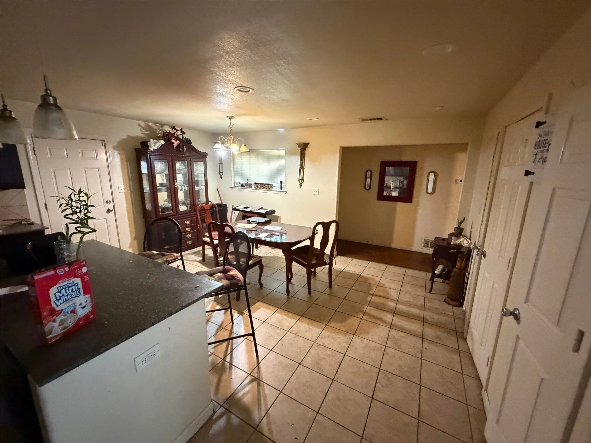 Single Family Residence For Sale in Dallas County , 345 Old Mill Court, Dallas, Texas 75217, 3 Bedroom, 2 Bathroom, 2 Garage spaces, 1,492 Sqft, built in 1961, mls#21355370, Real Estate Agent in Dallas, Homes For Sale in Dallas county, Homes For Sale in Dallas, Realtor in Dallas Texas, Real Estate Brokerage Independent Realty Texas, Luminita Cordes Realtor