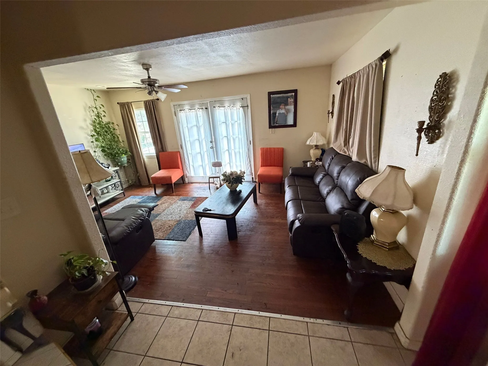 Single Family Residence For Sale in Dallas County , 345 Old Mill Court, Dallas, Texas 75217, 3 Bedroom, 2 Bathroom, 2 Garage spaces, 1,492 Sqft, built in 1961, mls#21355370, Real Estate Agent in Dallas, Homes For Sale in Dallas county, Homes For Sale in Dallas, Realtor in Dallas Texas, Real Estate Brokerage Independent Realty Texas, Luminita Cordes Realtor