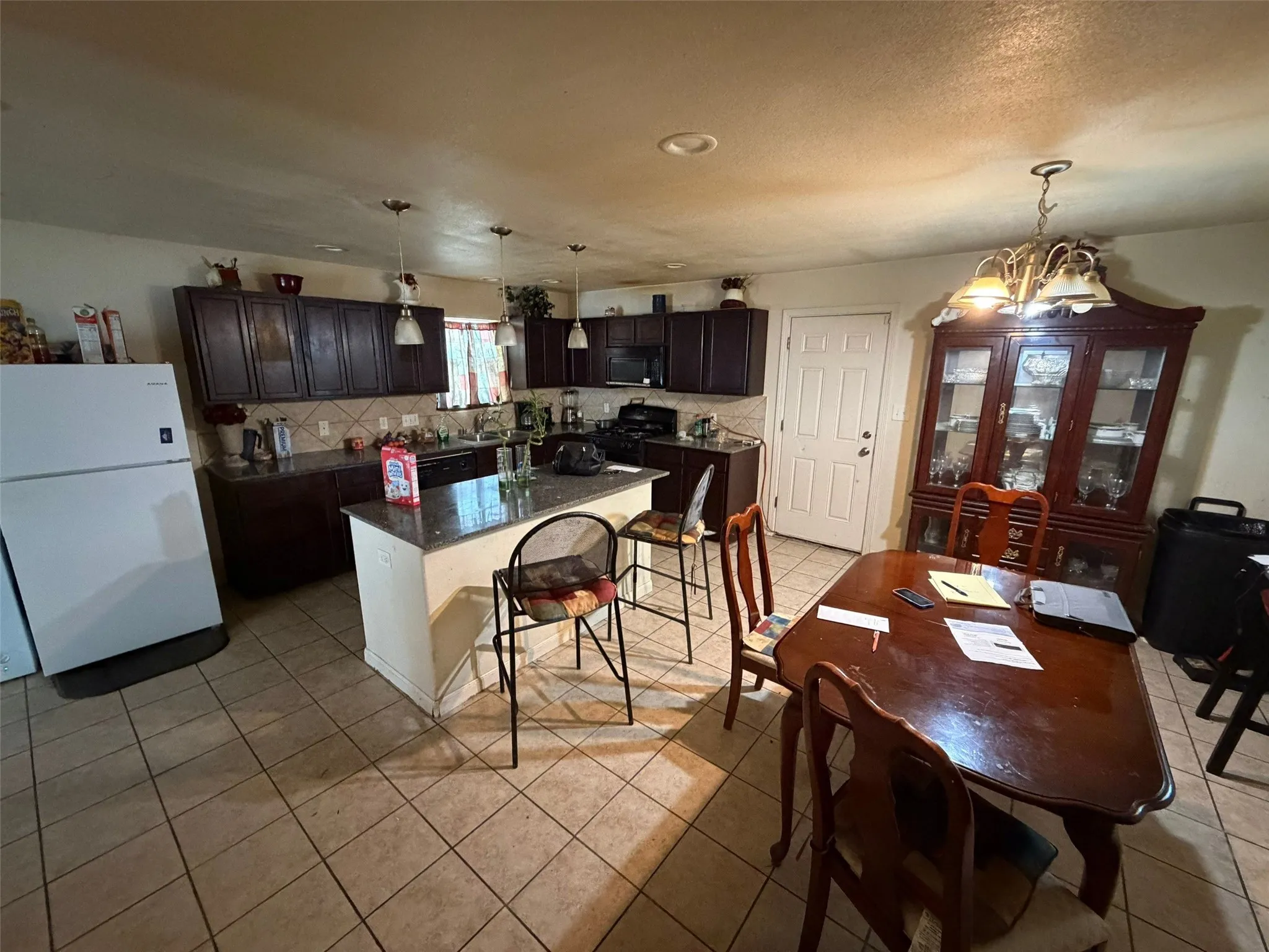 Single Family Residence For Sale in Dallas County , 345 Old Mill Court, Dallas, Texas 75217, 3 Bedroom, 2 Bathroom, 2 Garage spaces, 1,492 Sqft, built in 1961, mls#21355370, Real Estate Agent in Dallas, Homes For Sale in Dallas county, Homes For Sale in Dallas, Realtor in Dallas Texas, Real Estate Brokerage Independent Realty Texas, Luminita Cordes Realtor