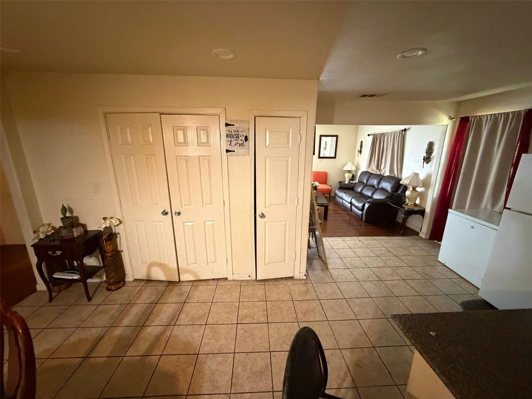 Single Family Residence For Sale in Dallas County , 345 Old Mill Court, Dallas, Texas 75217, 3 Bedroom, 2 Bathroom, 2 Garage spaces, 1,492 Sqft, built in 1961, mls#21355370, Real Estate Agent in Dallas, Homes For Sale in Dallas county, Homes For Sale in Dallas, Realtor in Dallas Texas, Real Estate Brokerage Independent Realty Texas, Luminita Cordes Realtor